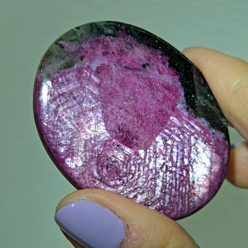 Ruby in zoisite cabochon with hexagonal prism and UV - RBY122