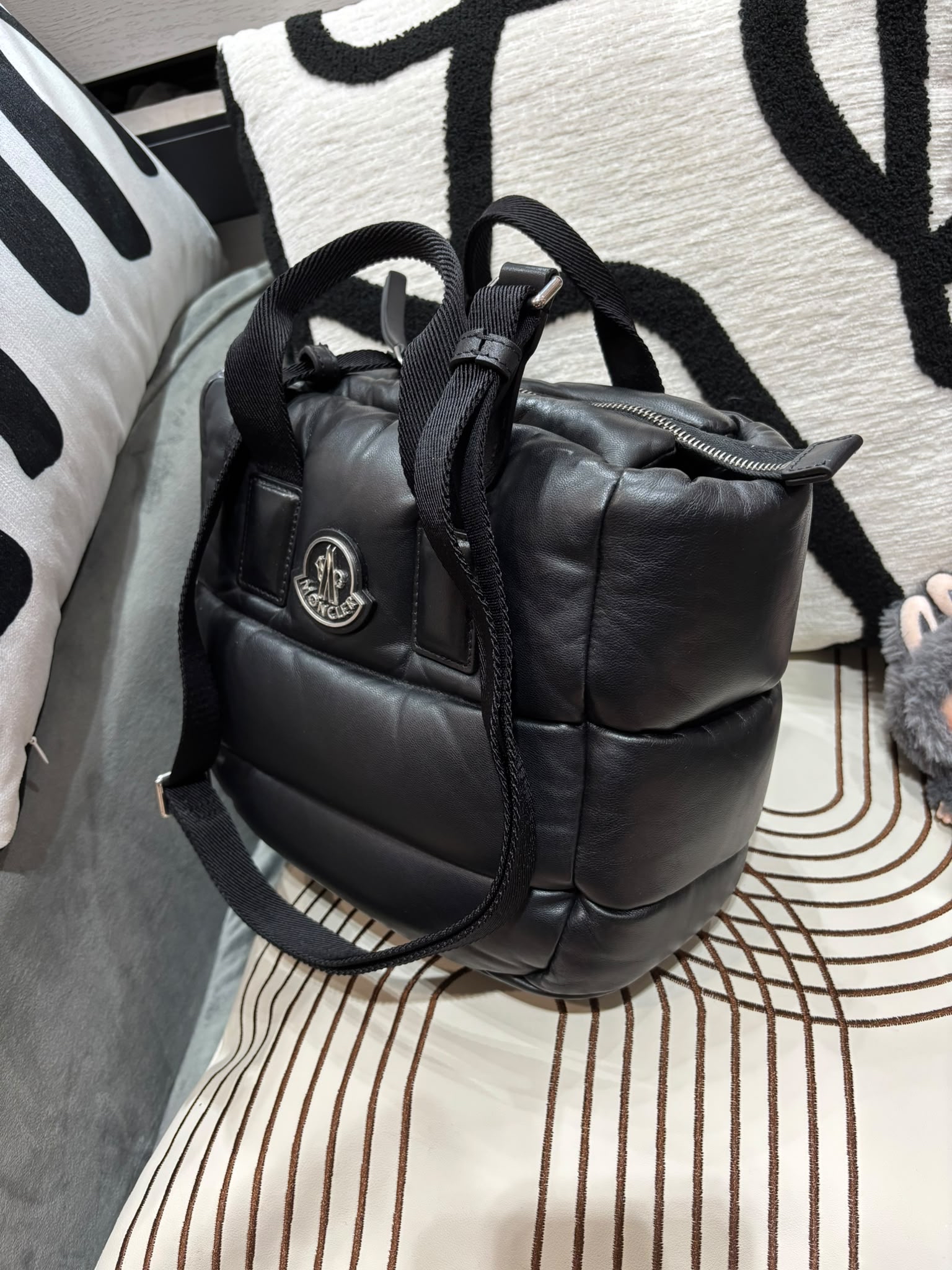 MONCLER CARADOC 皮革羽絨迷你手提包 5L00010 100%Authentic, 98%New ✅Dust bag