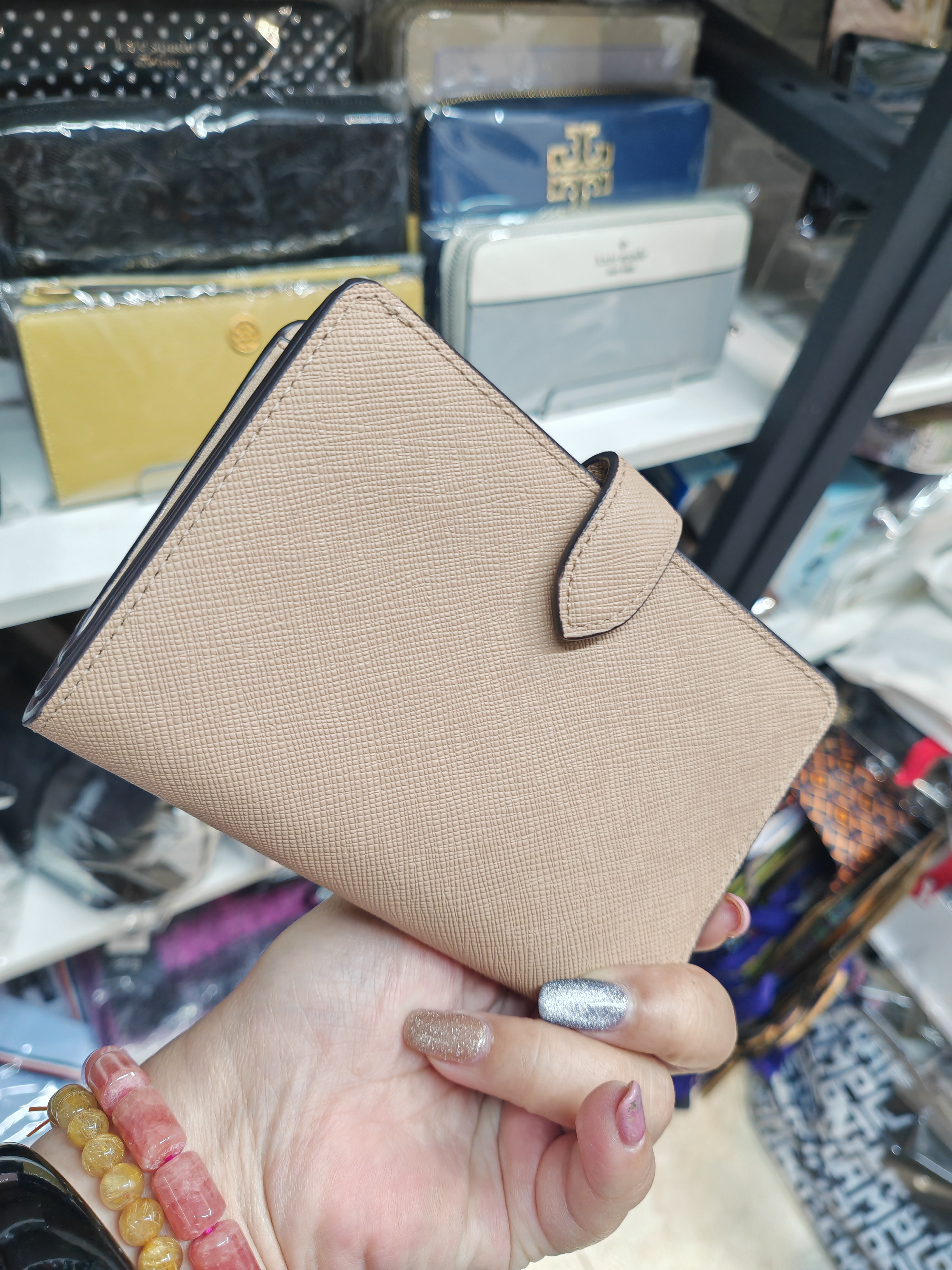 Kate spade medium wallet light fawm