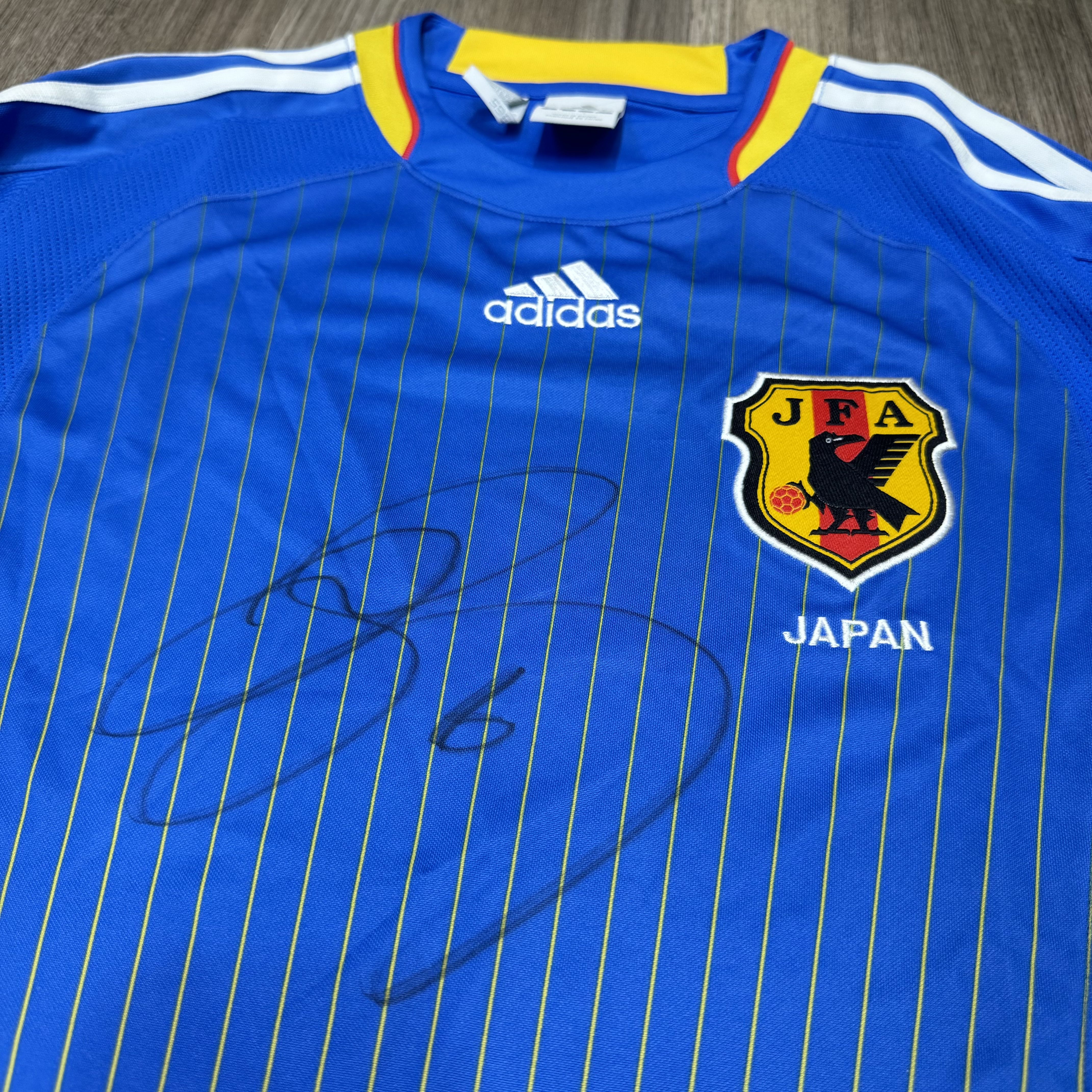 (Signed shirt)Japan 08/10 home shirt Uchida