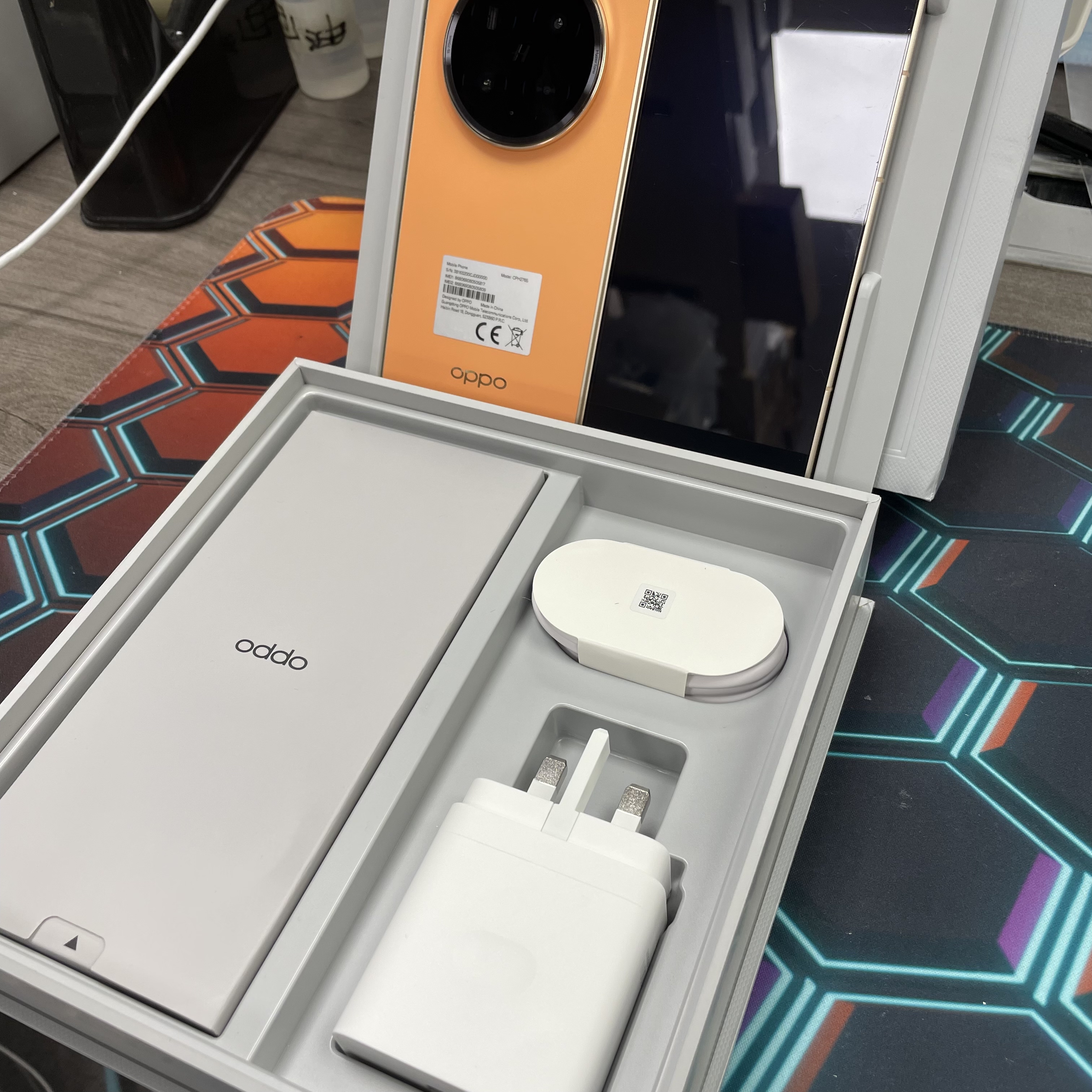 *6725 Oppo Find N6 勁靚機 16+512GB 橙色 orange