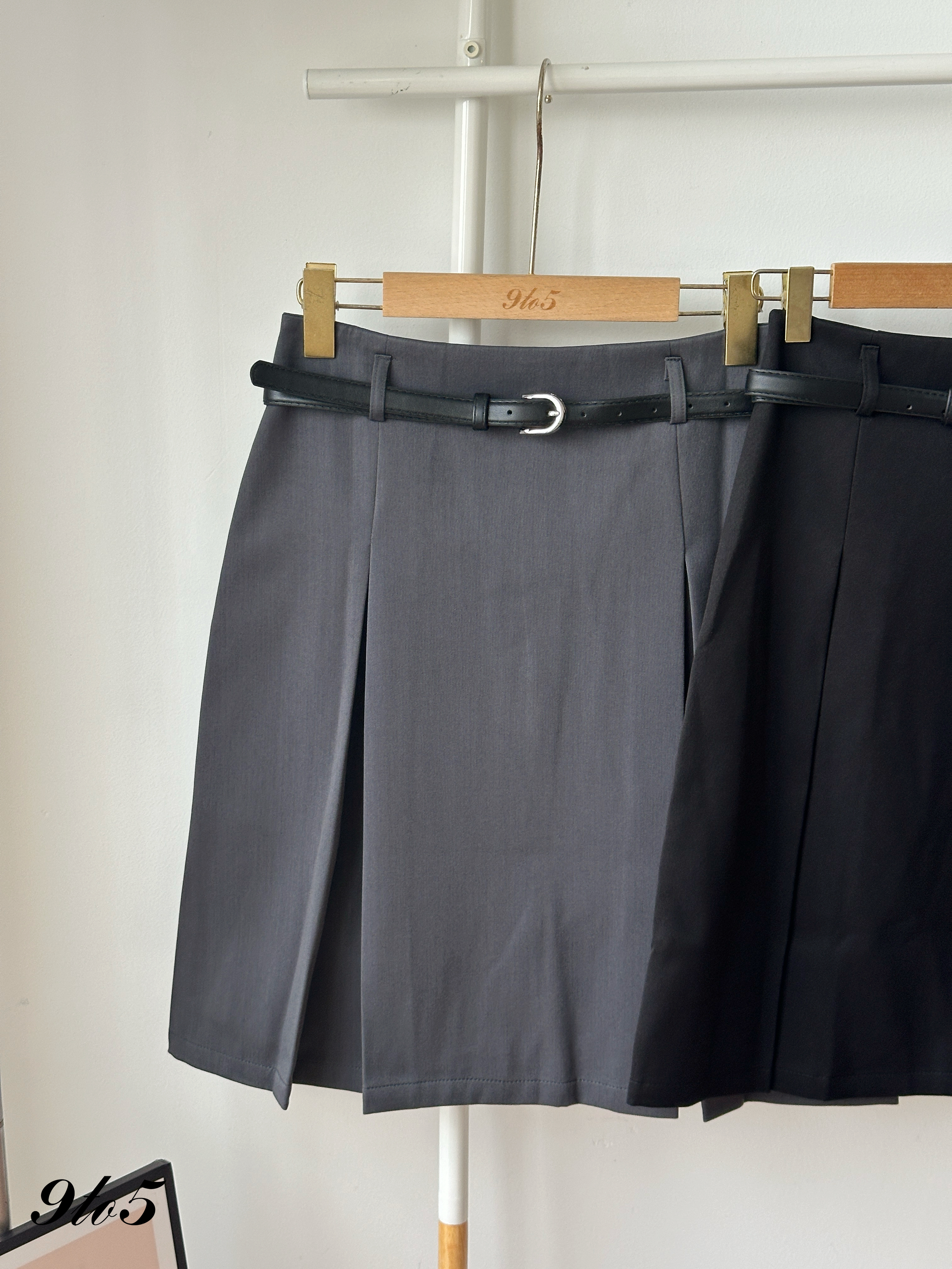 S1995 A Line Midi Pleated Skirt - Black & Grey