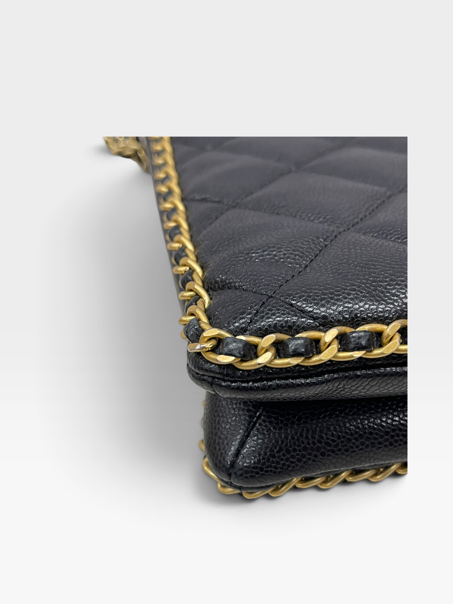 Pre-Owned CHANEL Small Shopping Bag / Product Code: 091010