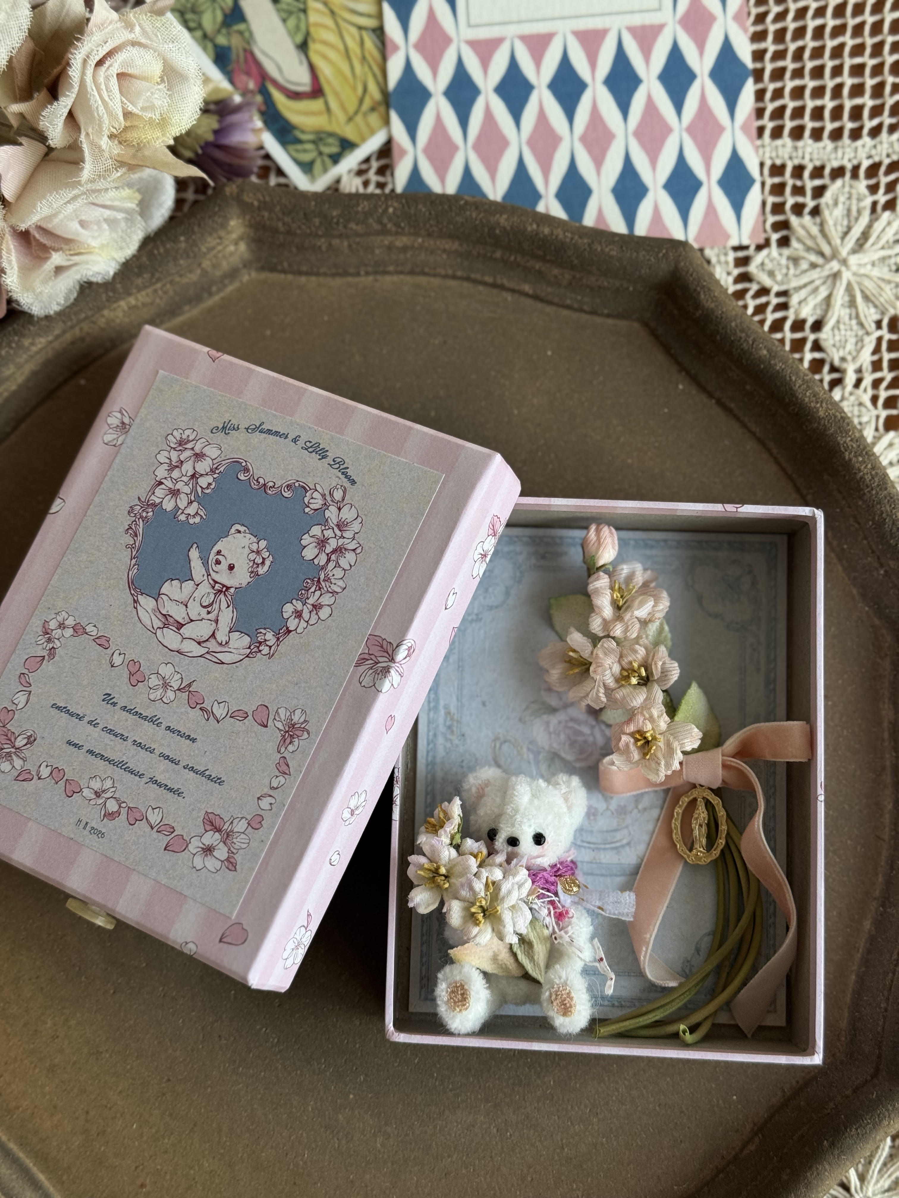 Lilly Bloom x Miss Summer - Collab box set 櫻花小熊胸針組合D