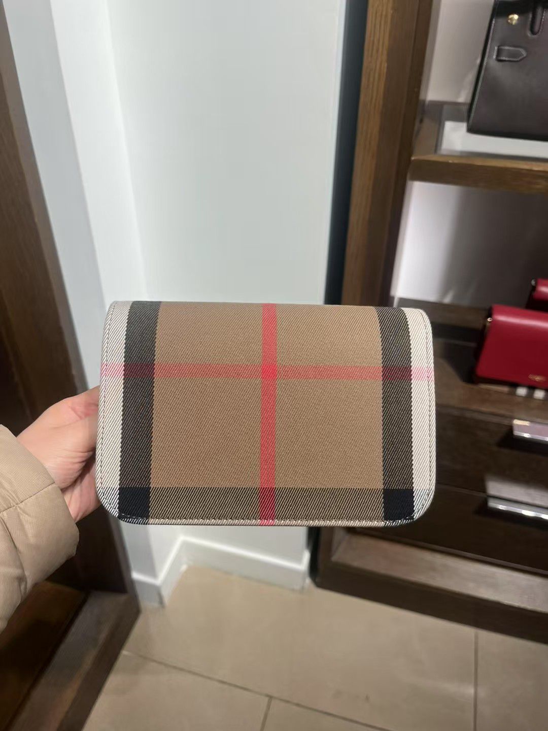 預購 Burberry🌈🌈 折扣款 小號19cm 翻蓋拼接斜咩袋 Sale Brown / black