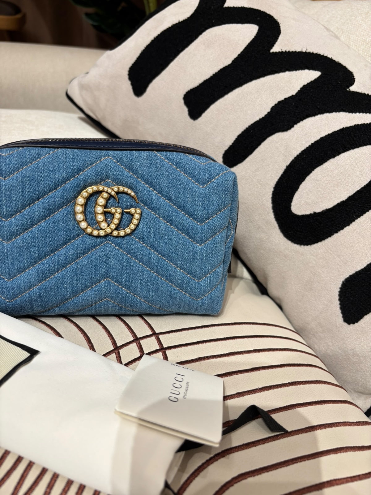 Gucci GG 牛仔布化妝袋 100%Authentic ,未使用品 ✅booklet✅塵袋