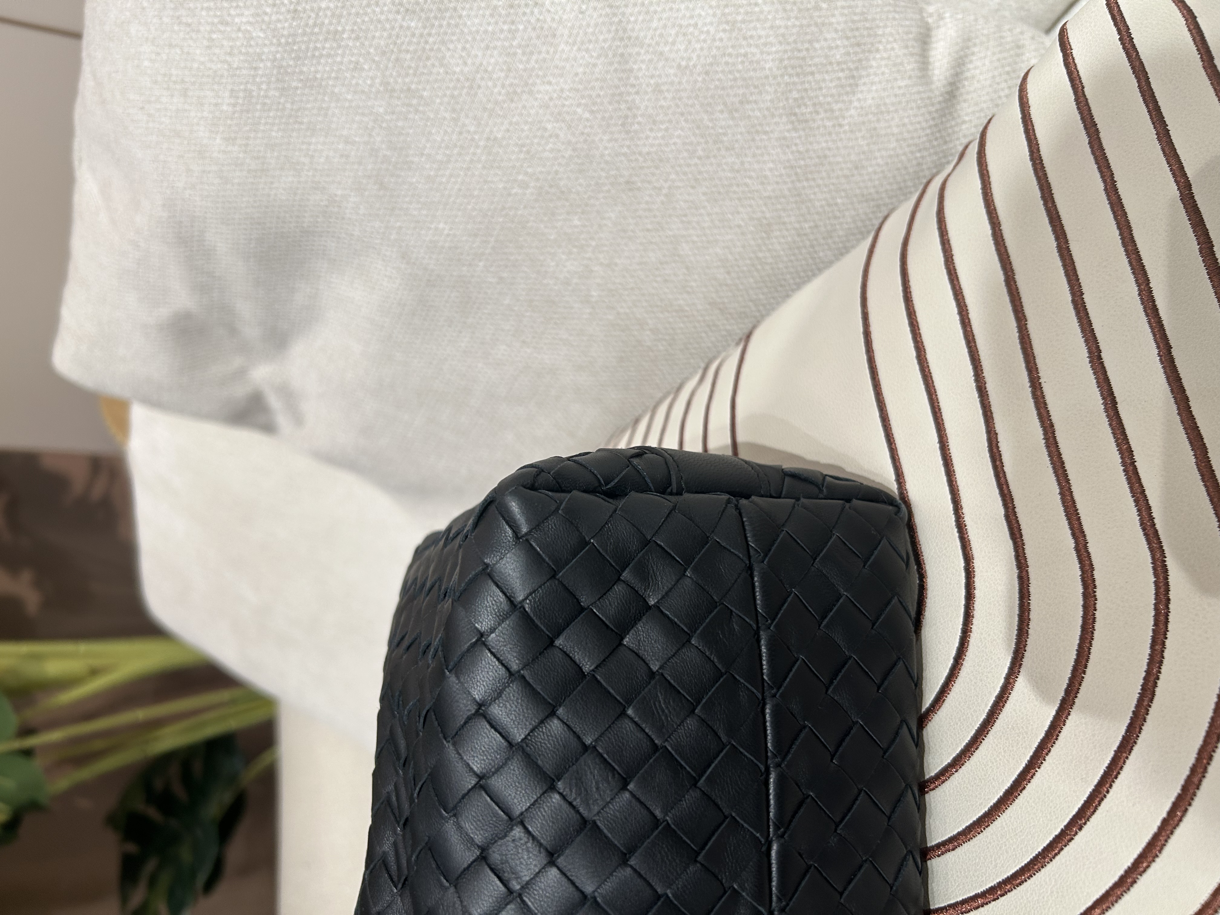 Bottega Veneta BV hobo Black Lambskin bag 100%Authentic,90%new✅dust bag