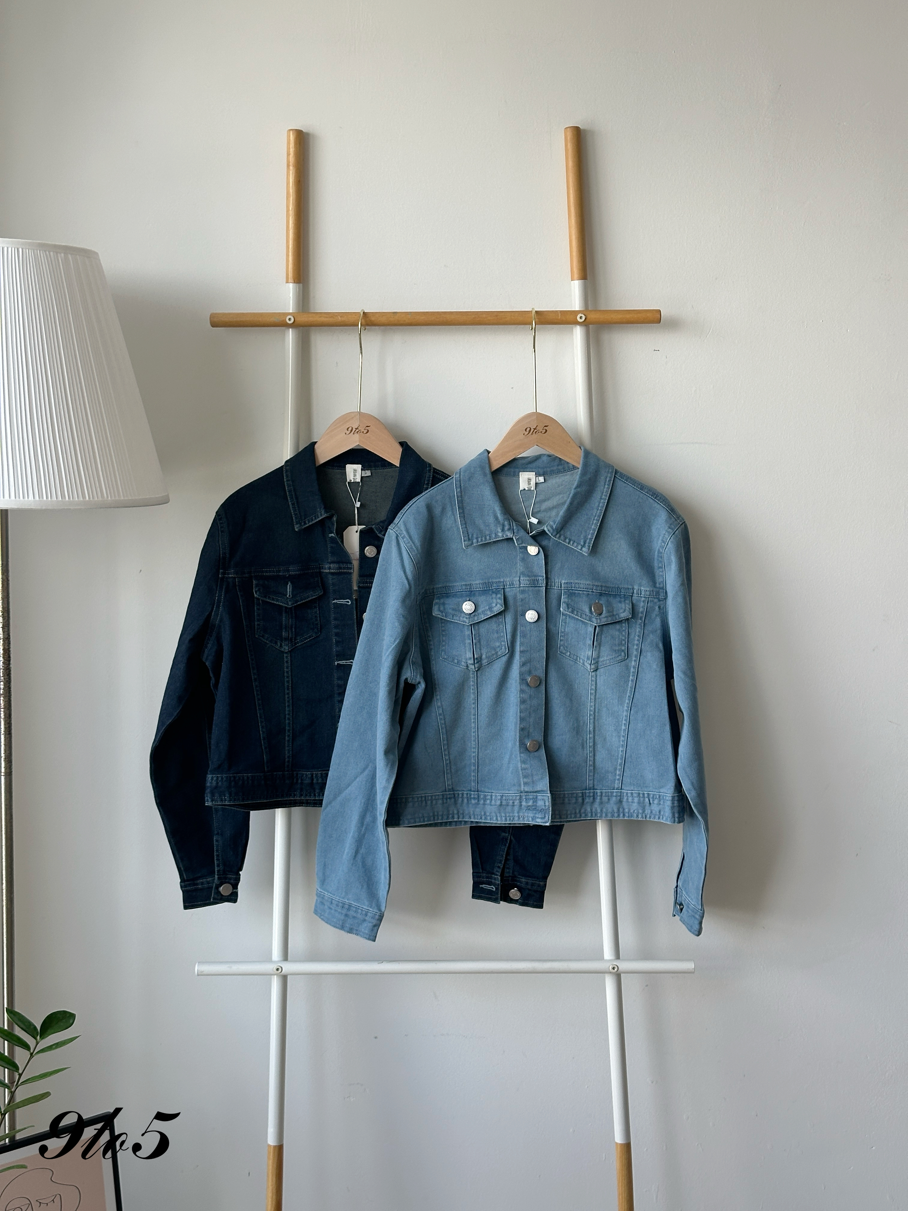 T4182 Vintage Denim Jacket - Dark Blue & Light Blue