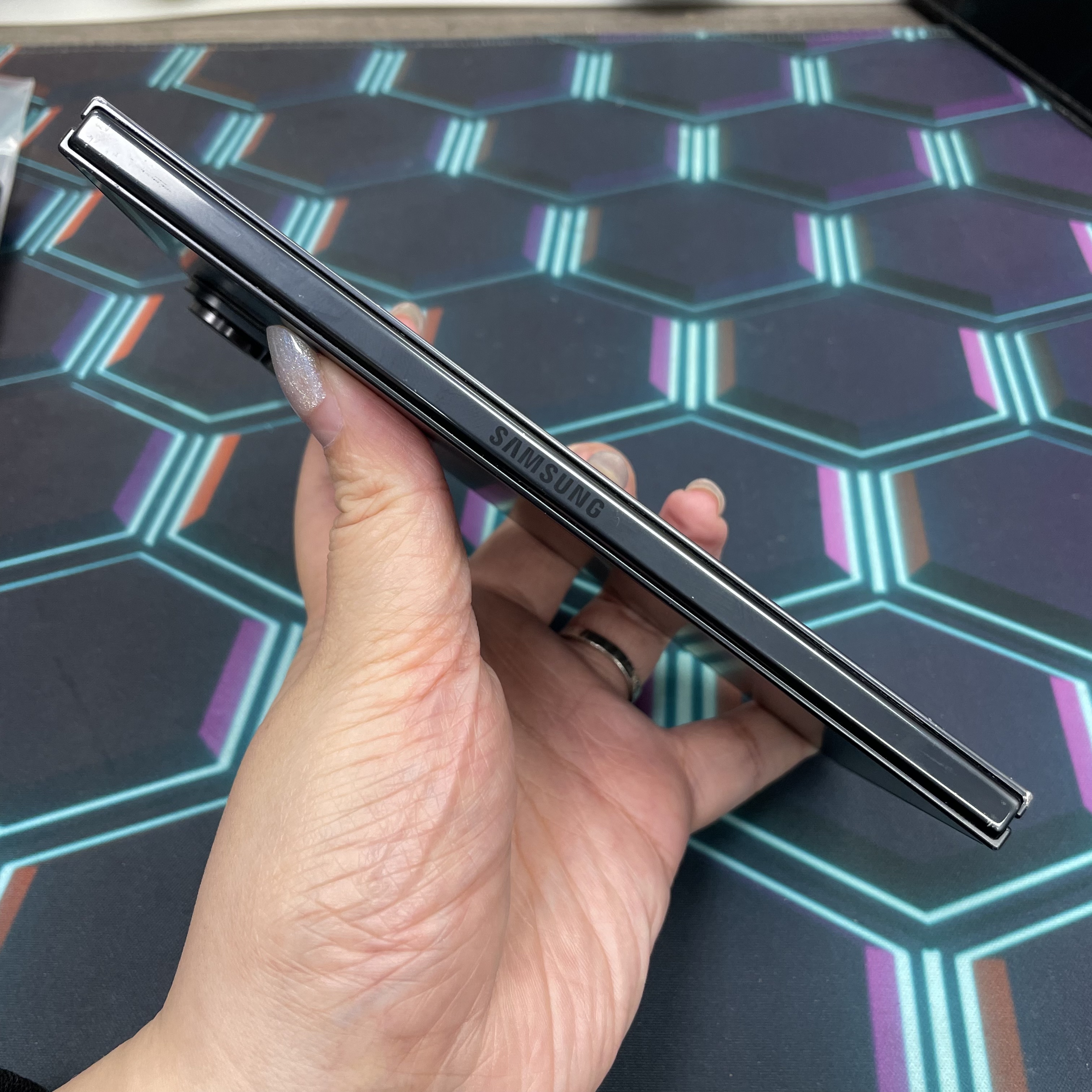 *7256。Galaxy Z Fold 7 超靚機 12+512GB 黑色 black