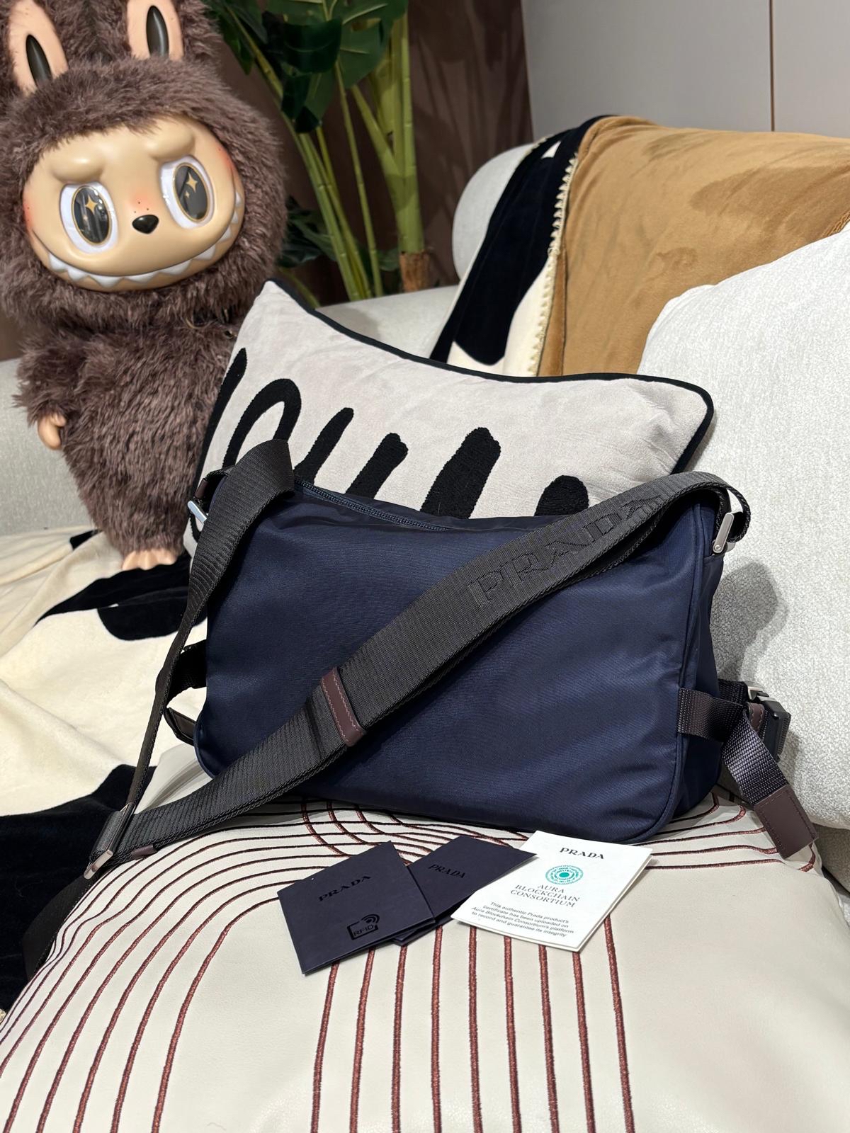 Prada Speedrock Re-Nylon shoulder bag 皮革肩背袋 100%Authentic, 98%New ✅nfc ✅certificate✅Dust bag