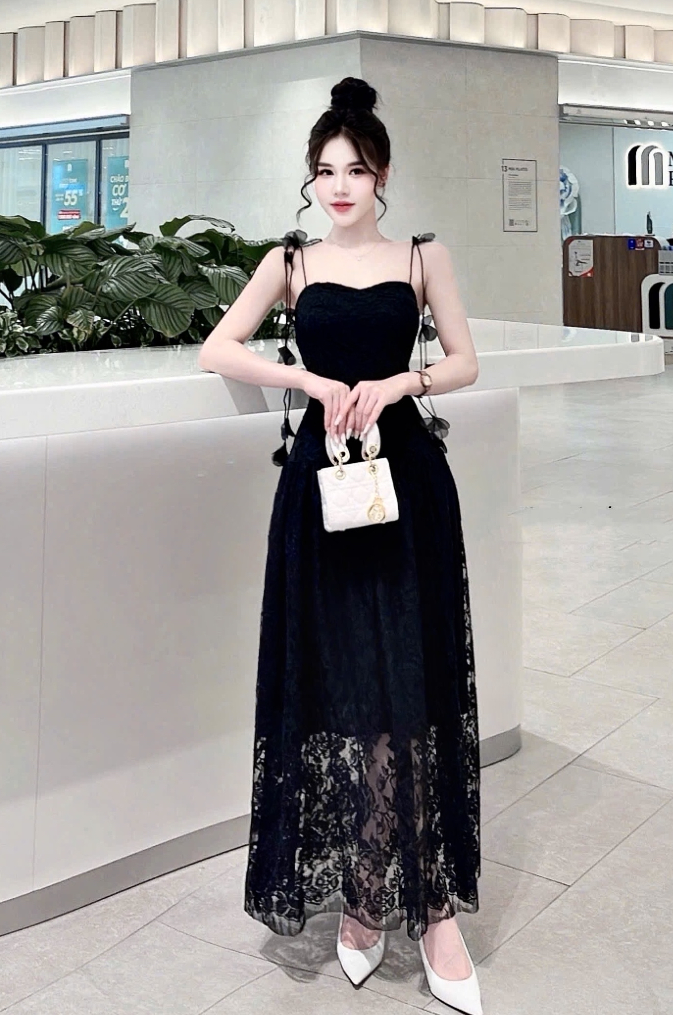 蕾絲中長連身裙