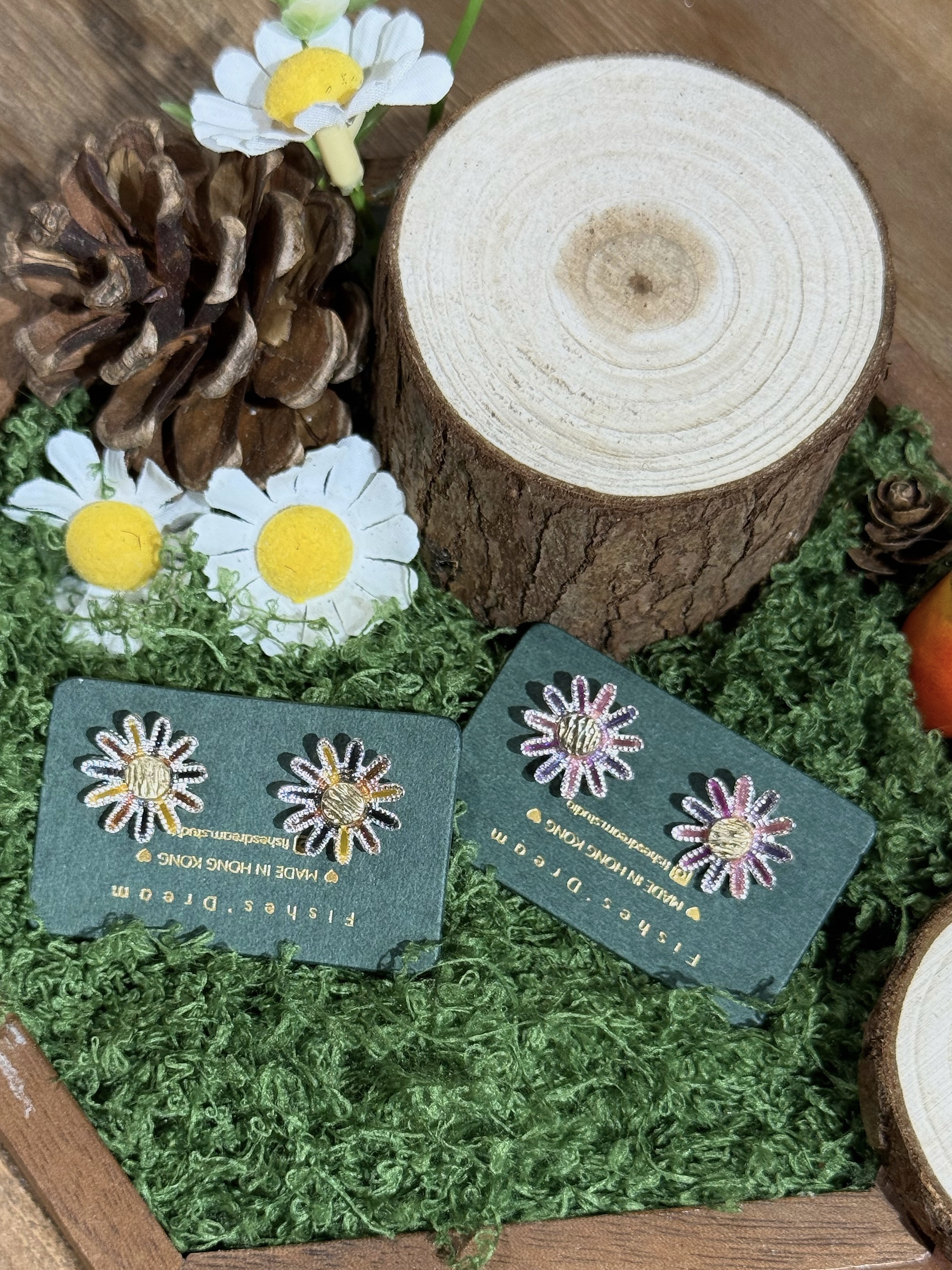曙光花 Sunburst Flower Stud Earrings | 耳釘款耳環