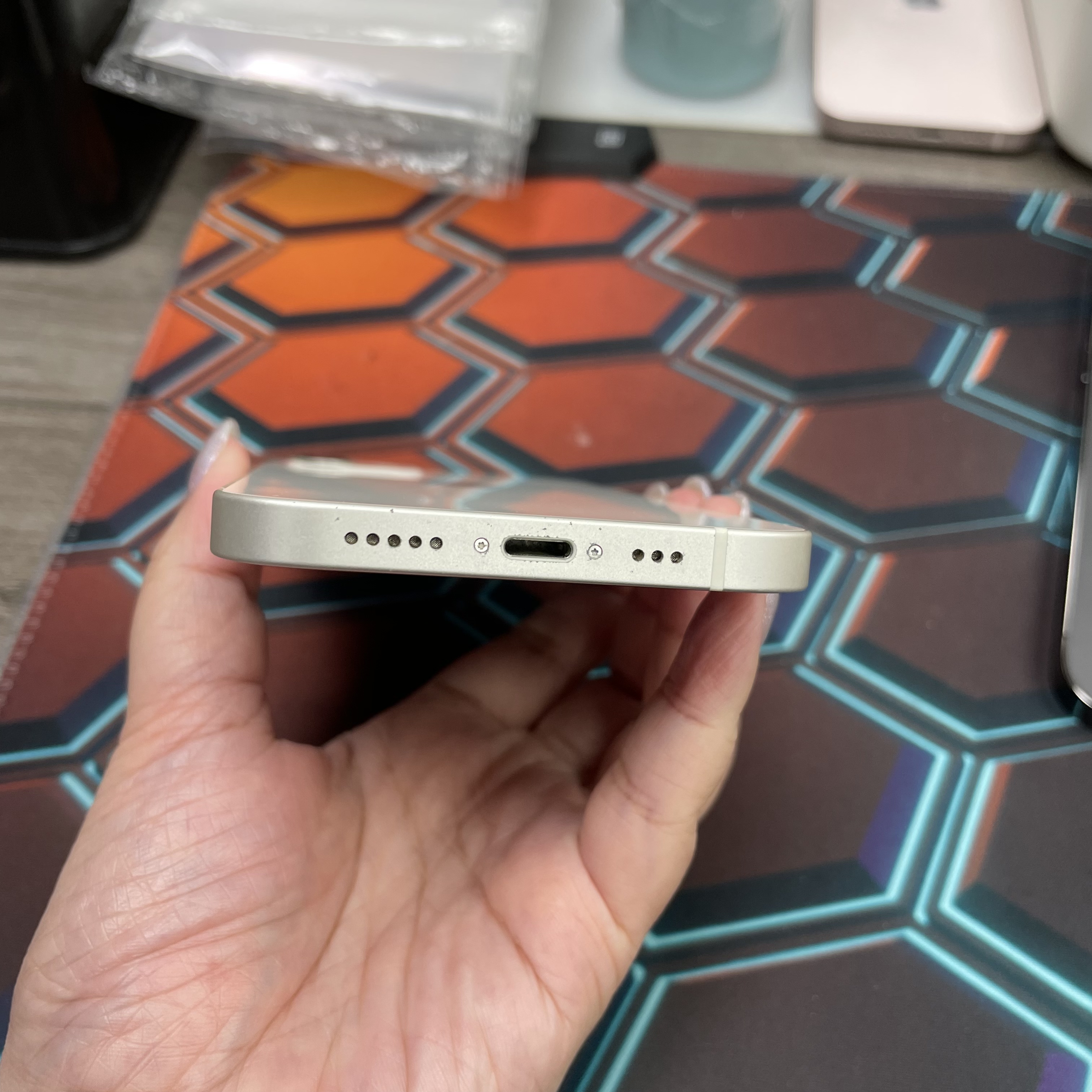 *6820 12 超靚機 128GB 電83 白色 white