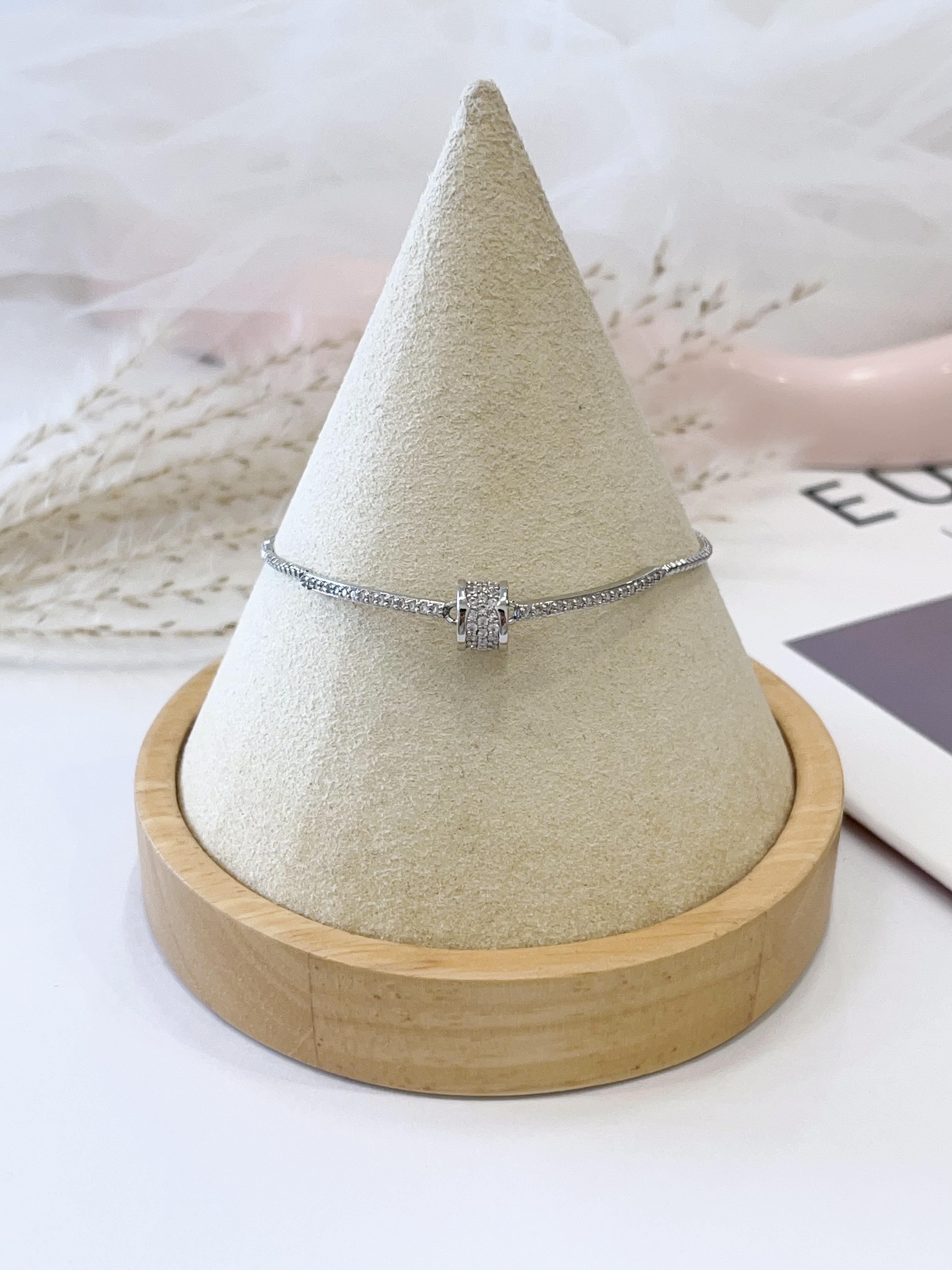 简约线条满钻抽绳手链