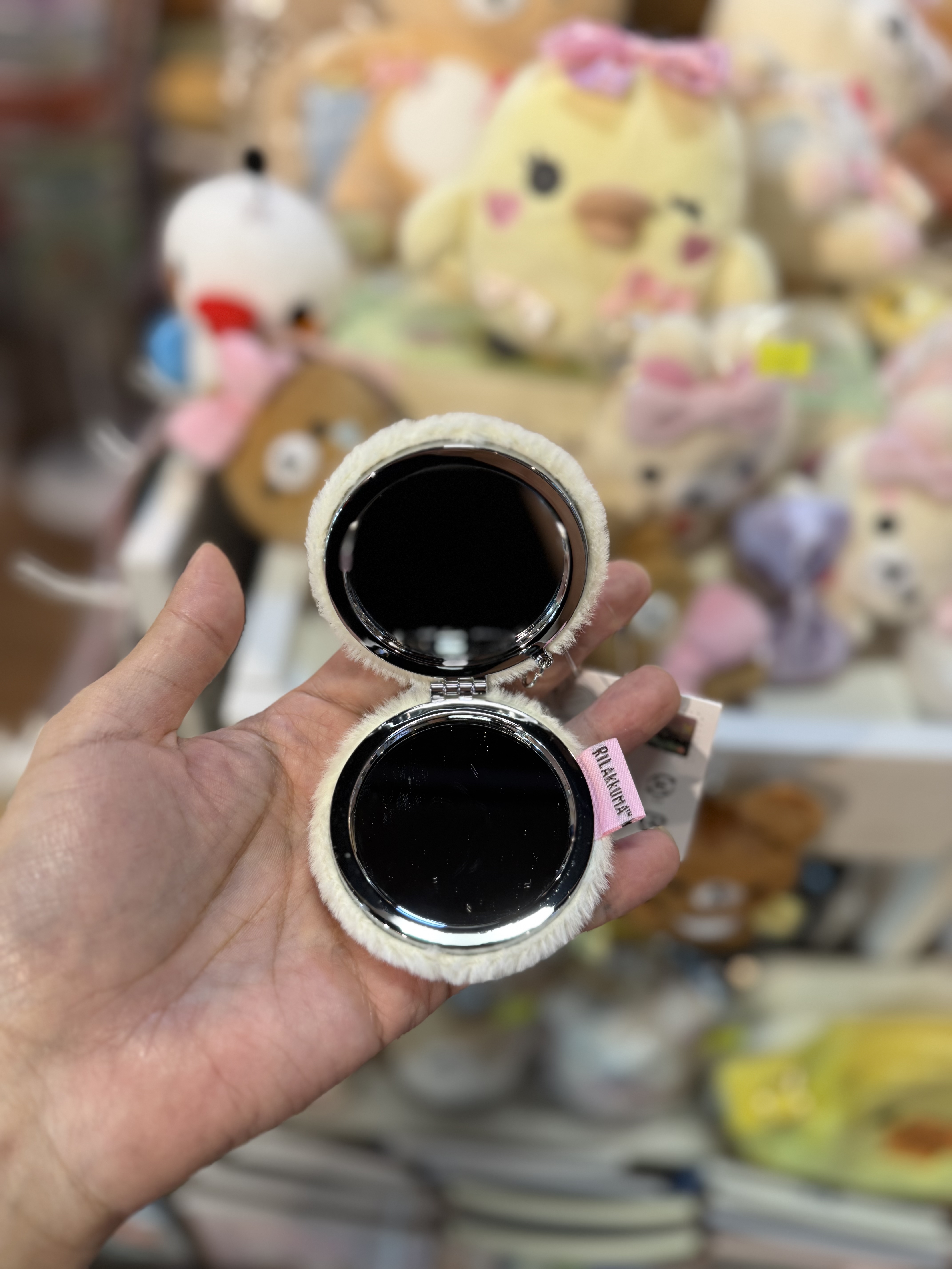 《現貨》全新Rilakkuma 毛毛圓型鏡仔掛飾