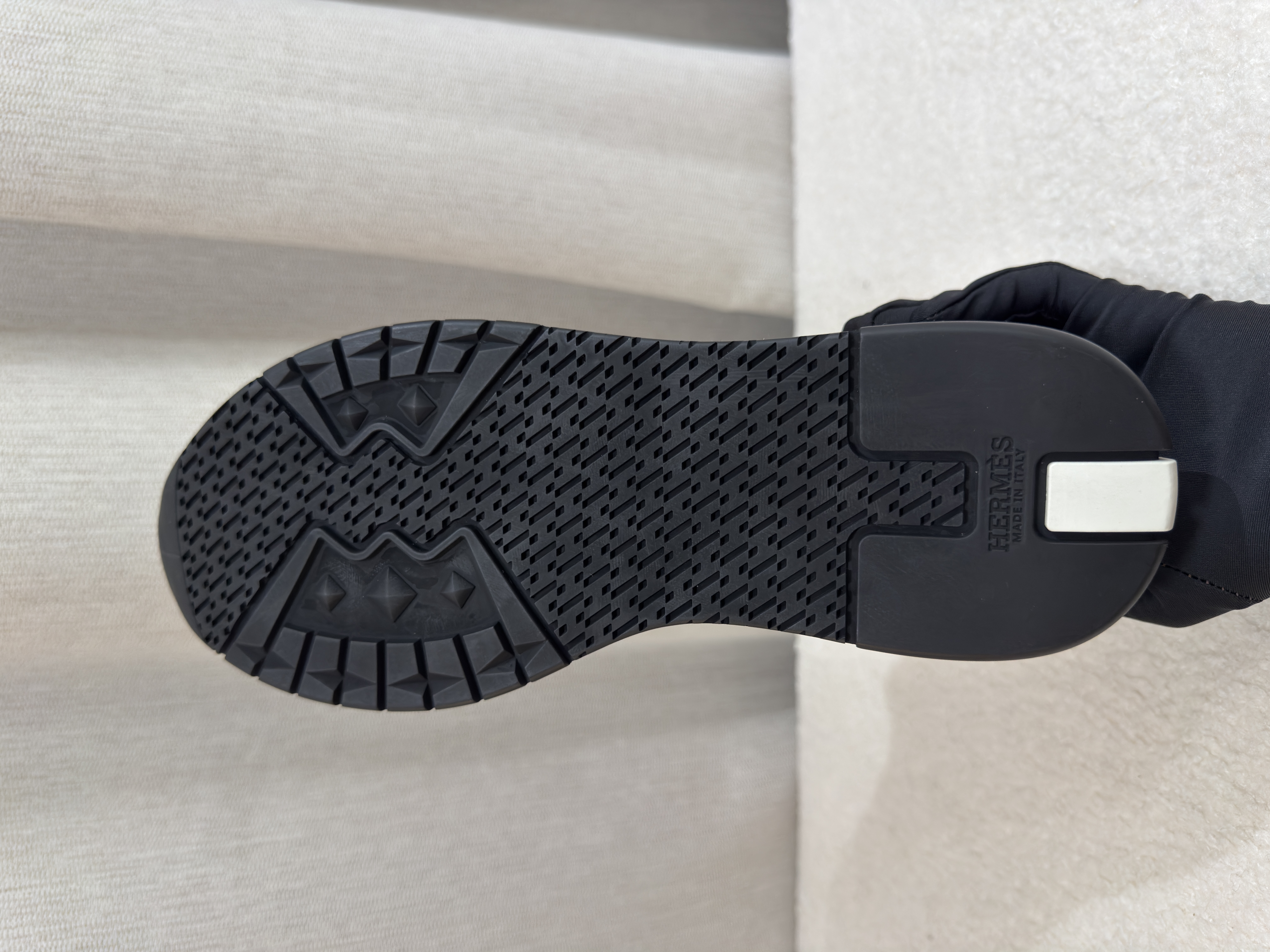 Pre-Owned HERMES Multicolor Trail Sneakers / Size 39 / Product Code : 26022134