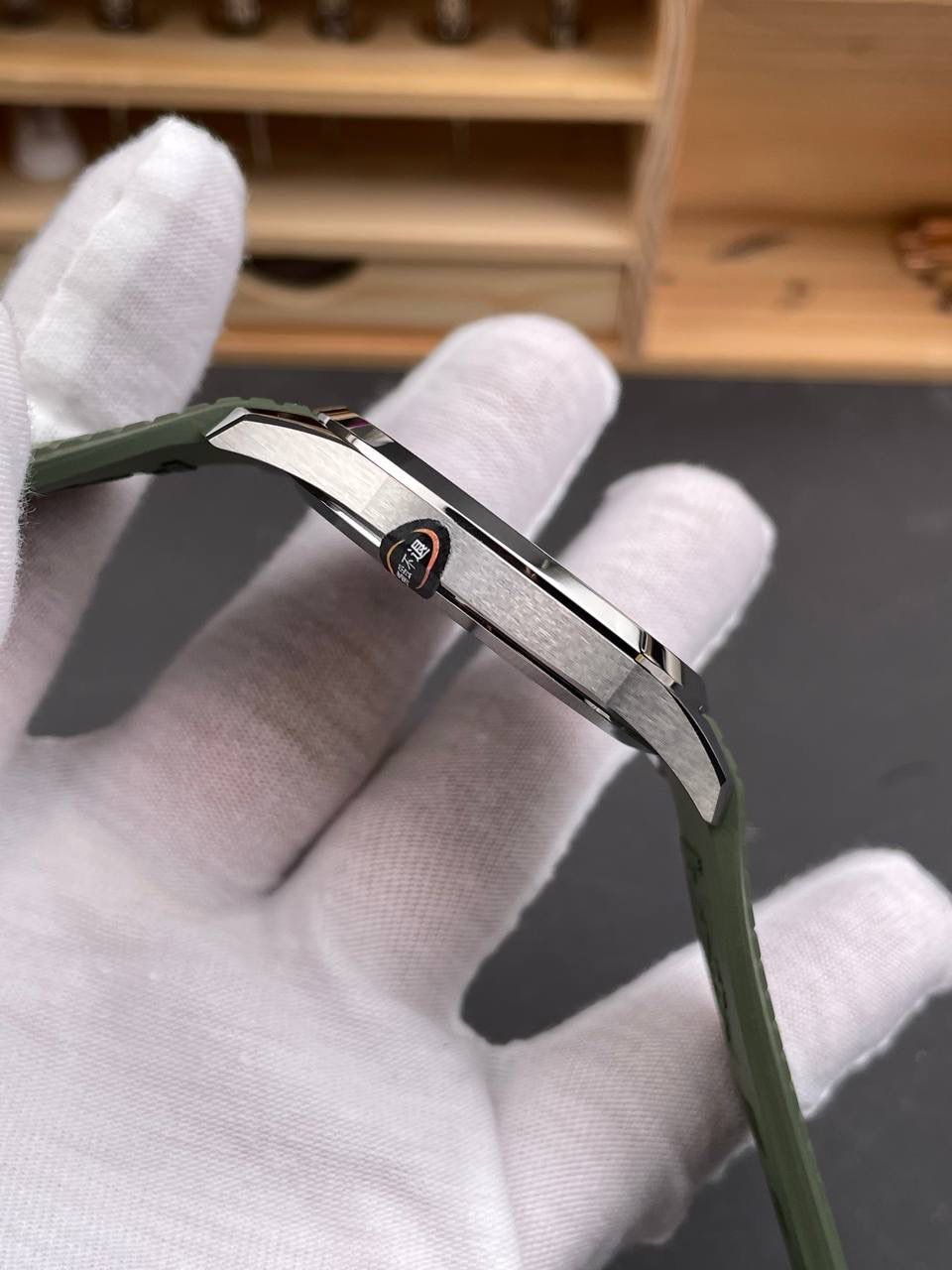 百达翡丽 Aquanaut 5167A 军绿色橡胶表带自动机械男士腕表