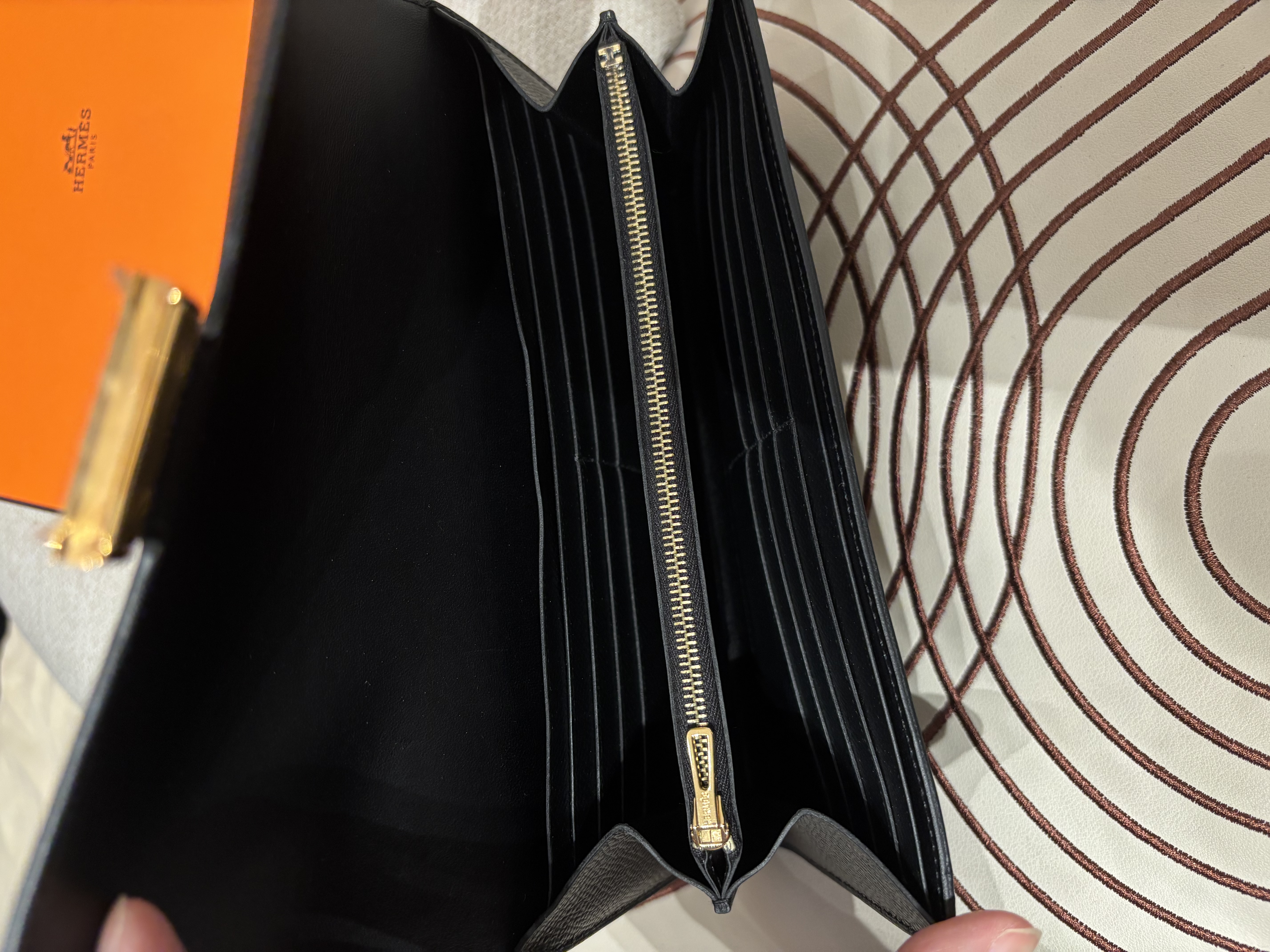 Hermes Constance wallet STAMP D ,黑色牛皮金扣 100%Authentic,95%new✅box 