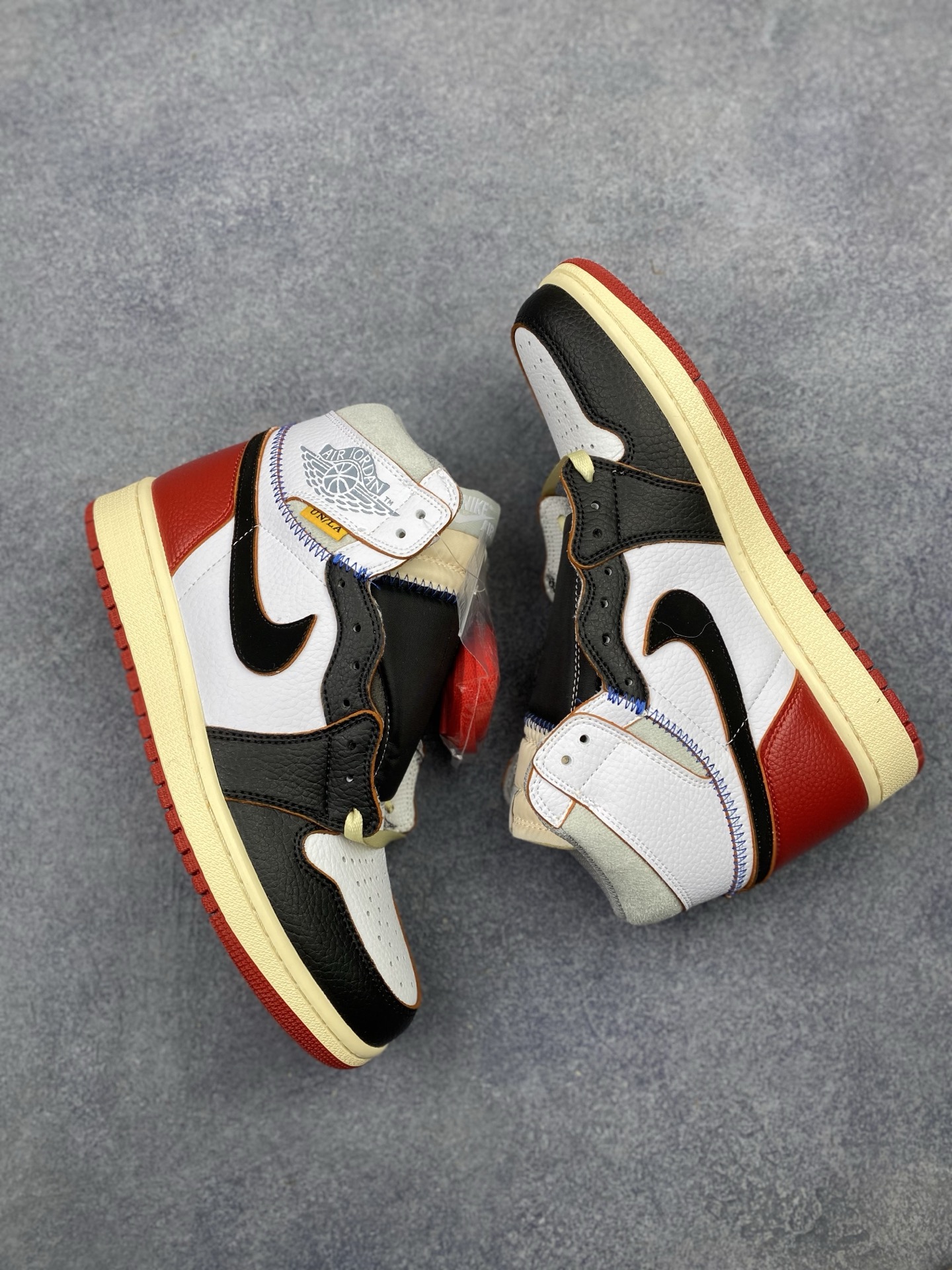 Nike Air Jordan 1 Retro High OG BV1300-106