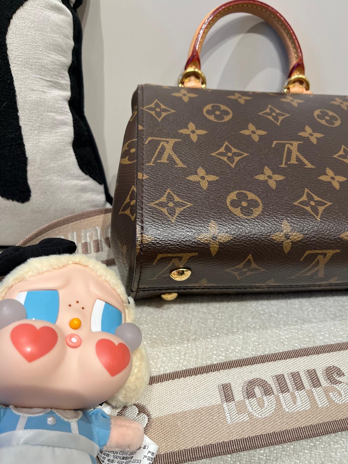 LV Cluny Mini Bag Monogram 100%Authentic, 98%New ✅Key Lock✅Dust bag 