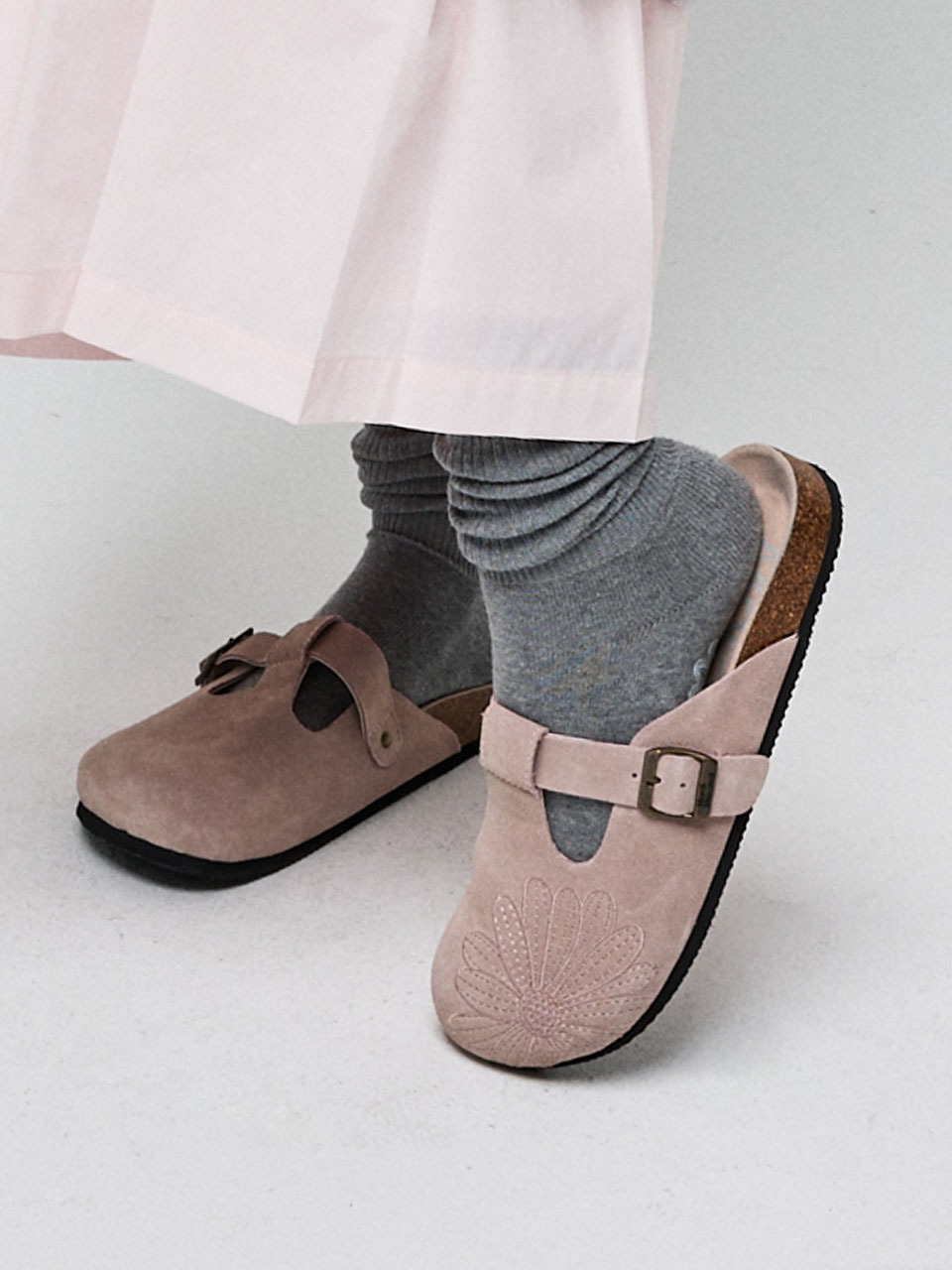 Mardi Mercredi Classique T-Strap Suede Mule 🌿