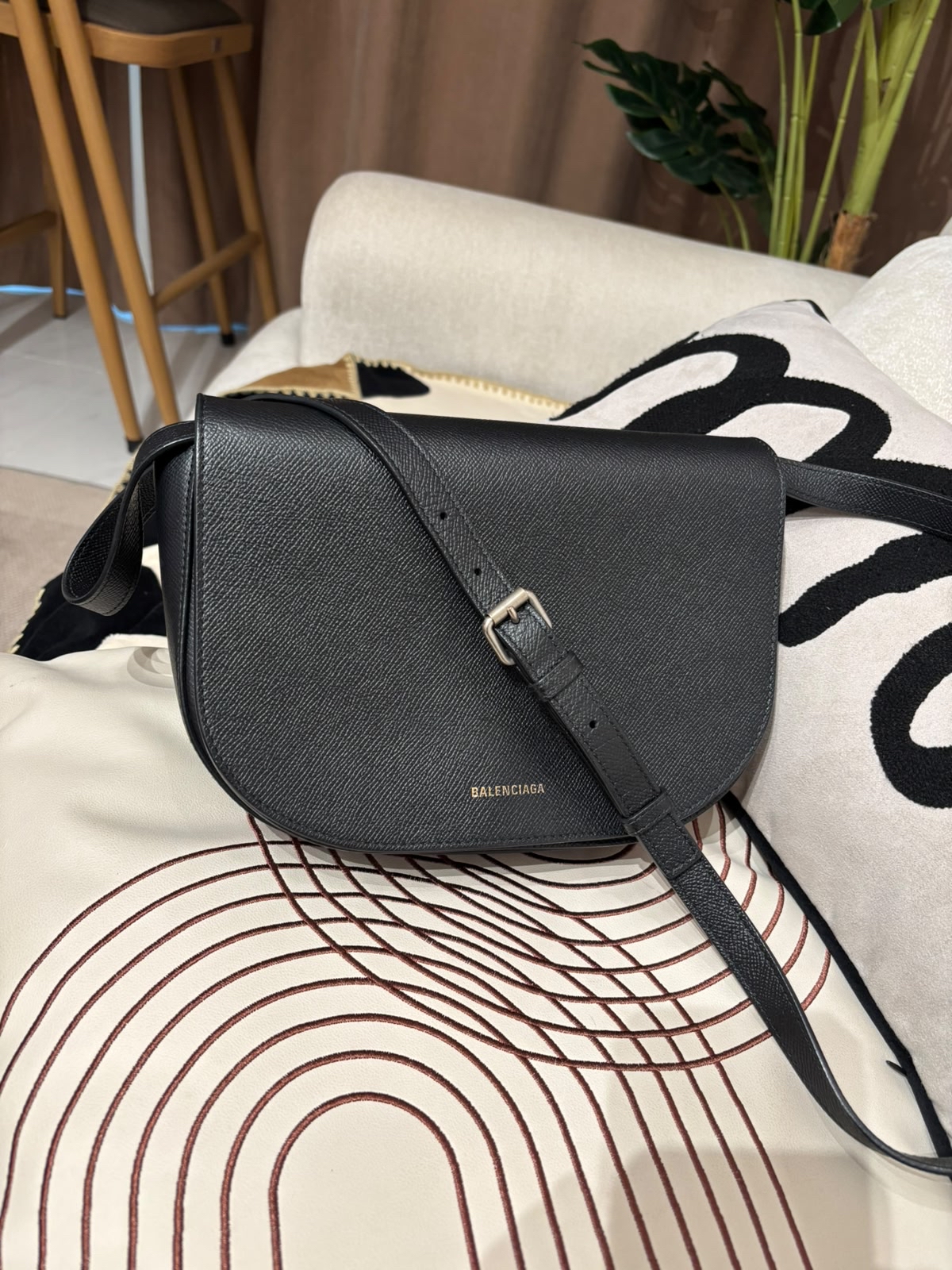 Balenciaga Crossbody Bag Black Calfskin 100%Authentic, 95%New