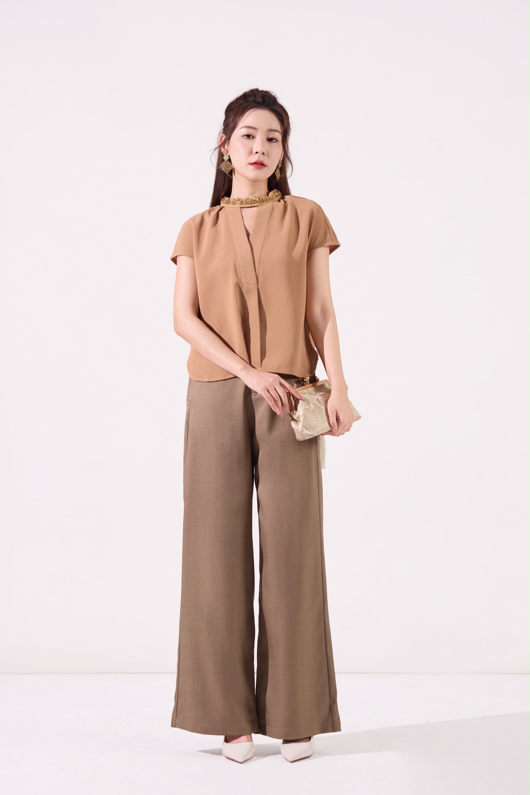 10141360 Crystal Keyhole Blouse