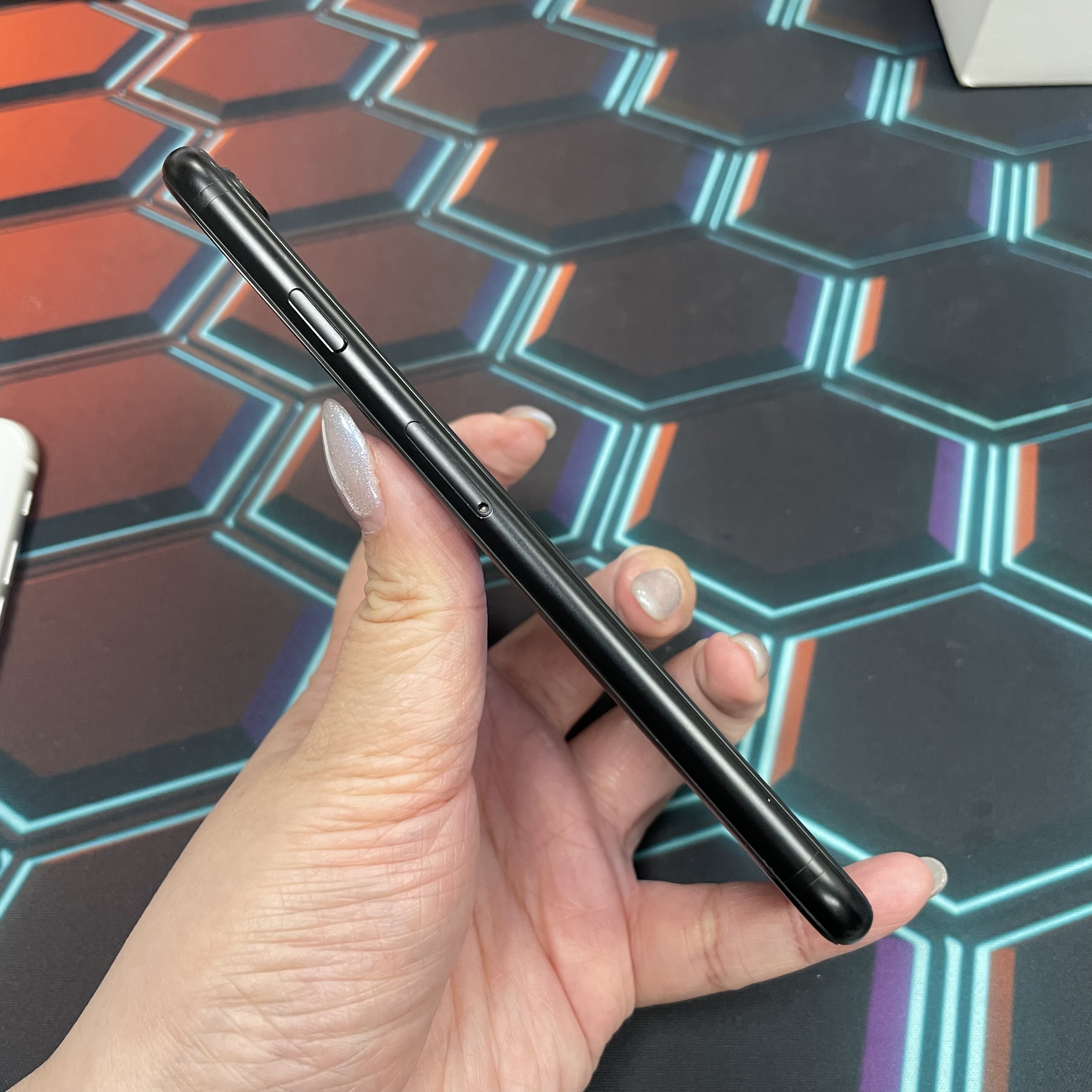 *7015 SE 2 勁靚機 128GB 電71 黑色 black