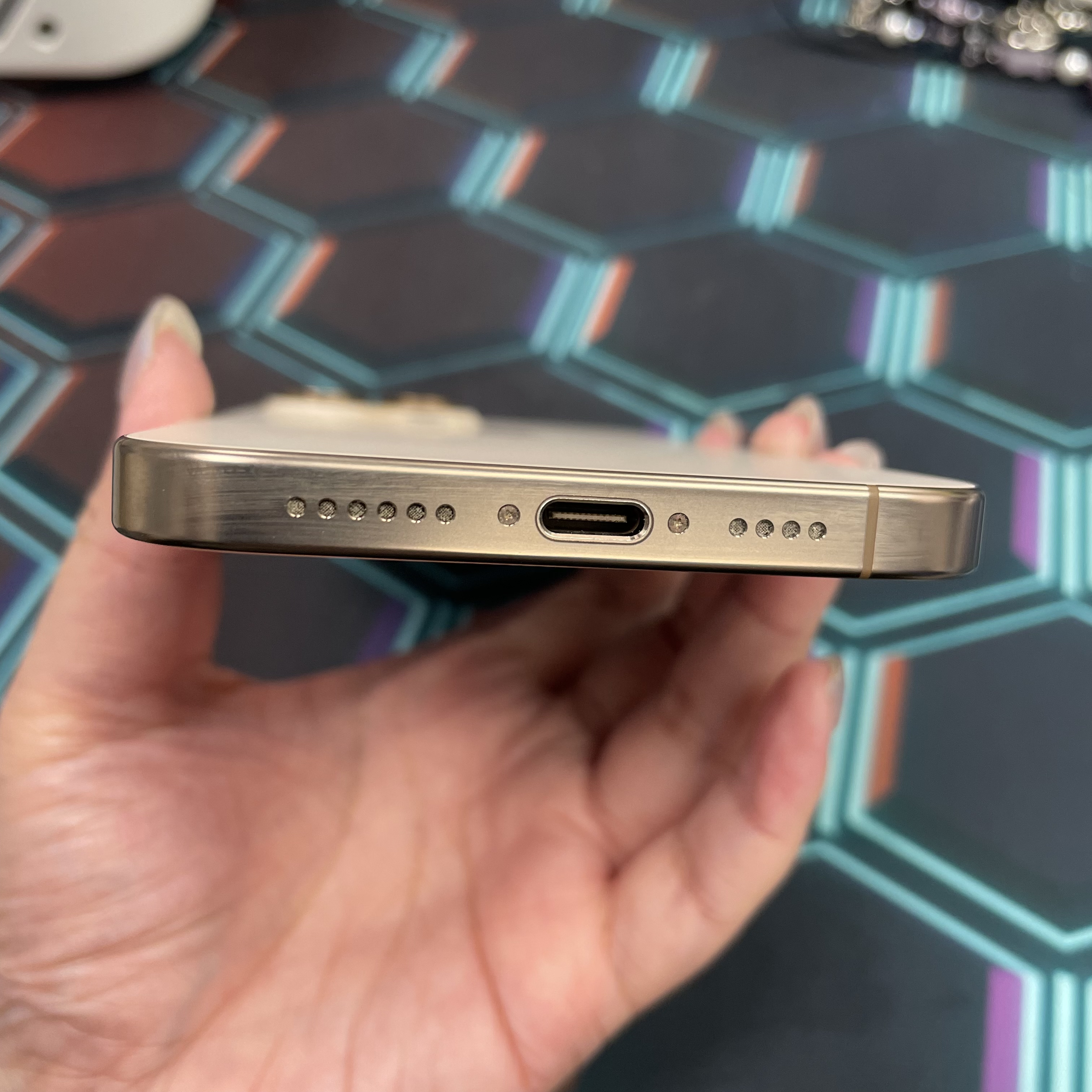 *7221 16 pro max 完美機 1TB 電89 沙色 gold