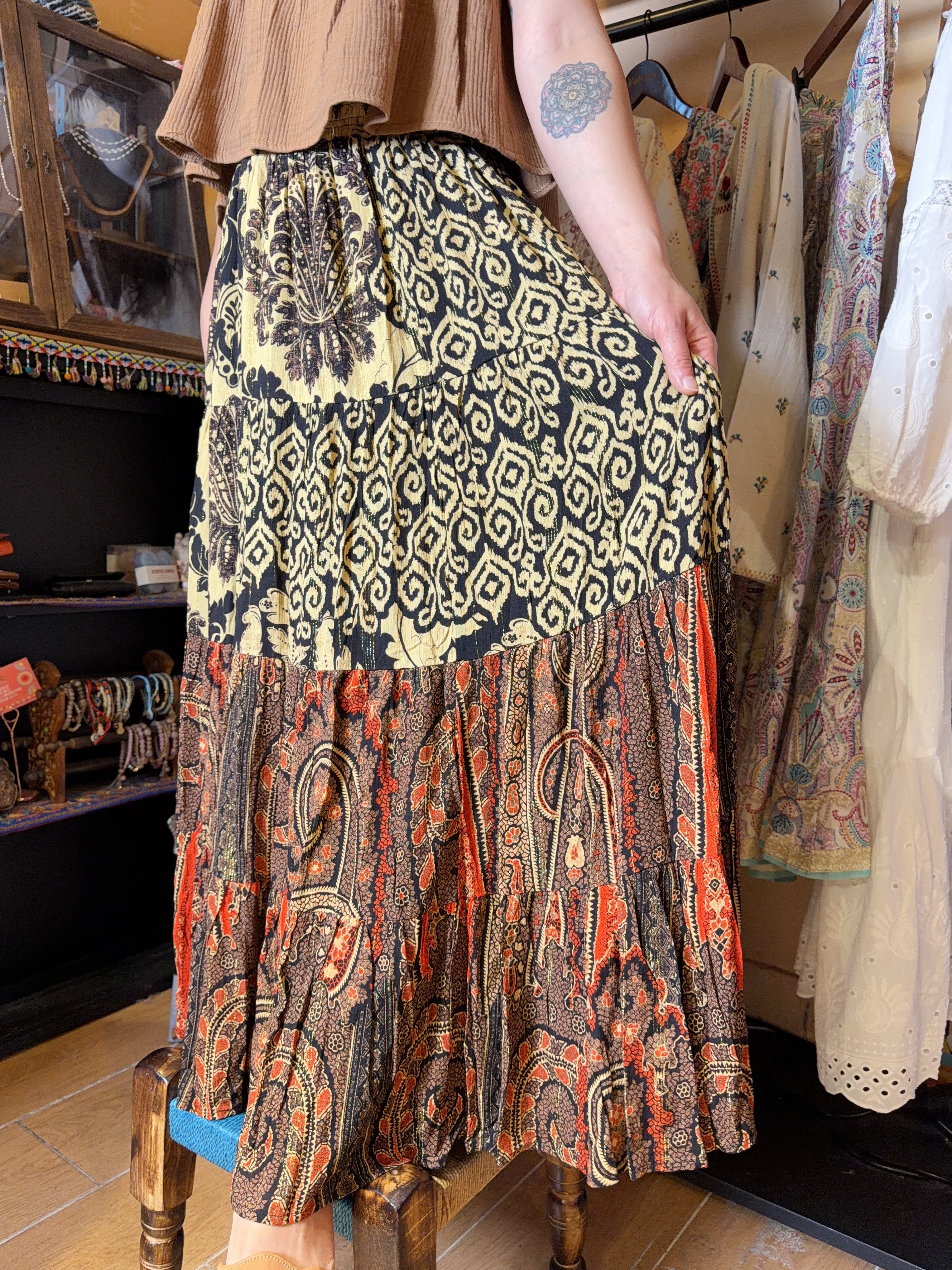 1666 Brown Tone Mix Layer Skirt 37"