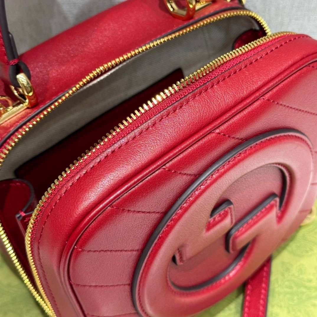 ▪大货实拍 𝐆𝐮𝐜𝐜𝐢 𝐁𝐥𝐨𝐧𝐝𝐢𝐞系列产品 型号：744434 尺寸：17*15*9cm