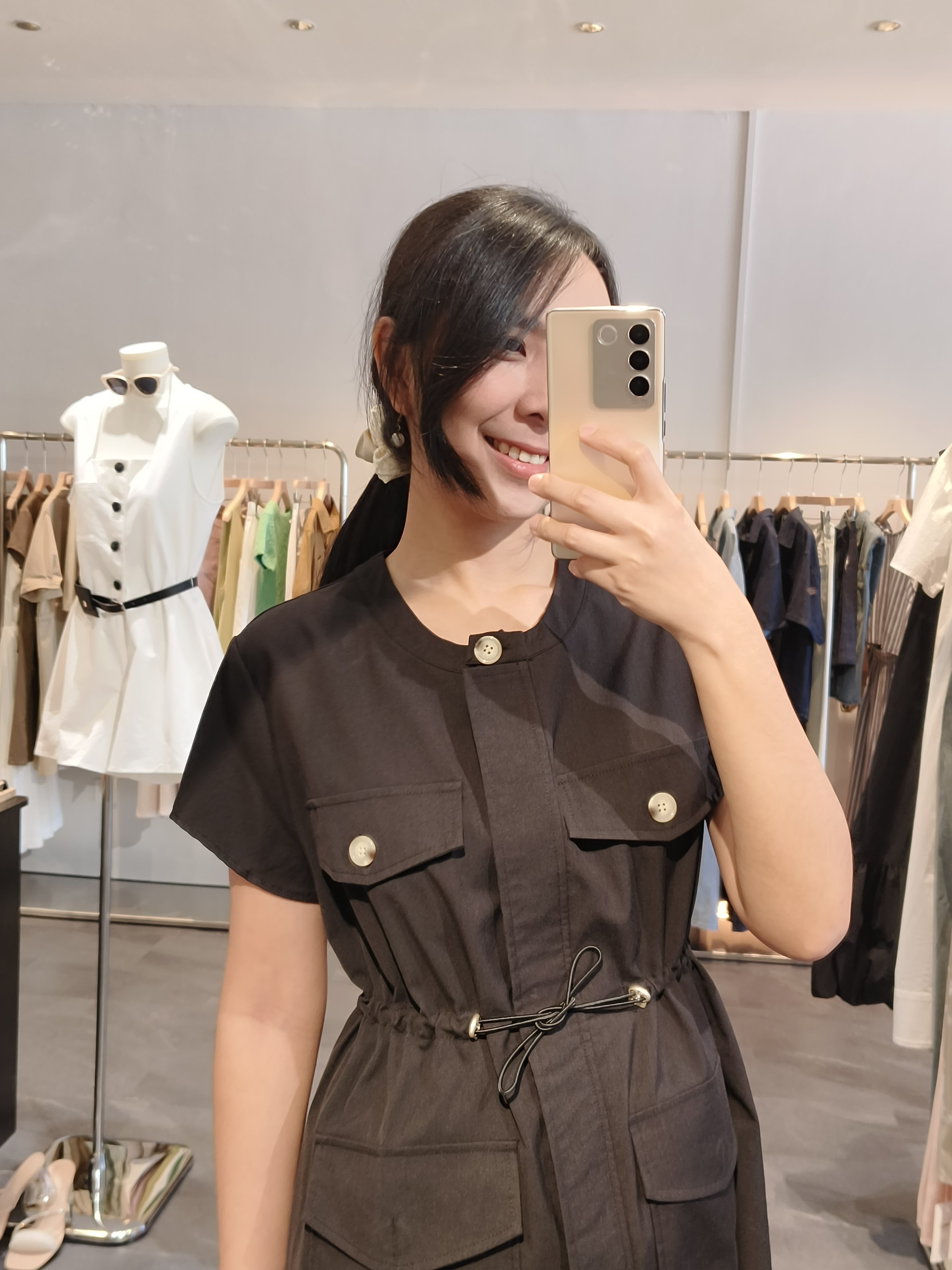 束腰连身裙 Drawstring Buttoned Dress