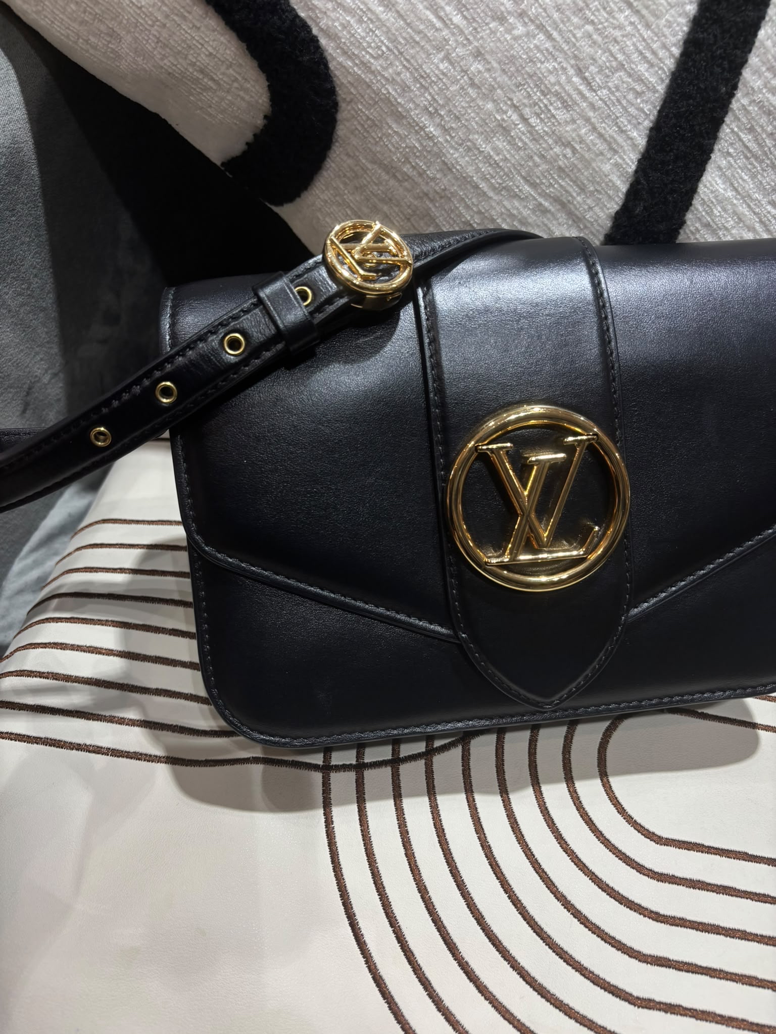 LV Pont 9 黑色小牛皮shoulder bag M55948 100%Authentic, 93%New ☑️Dust bag