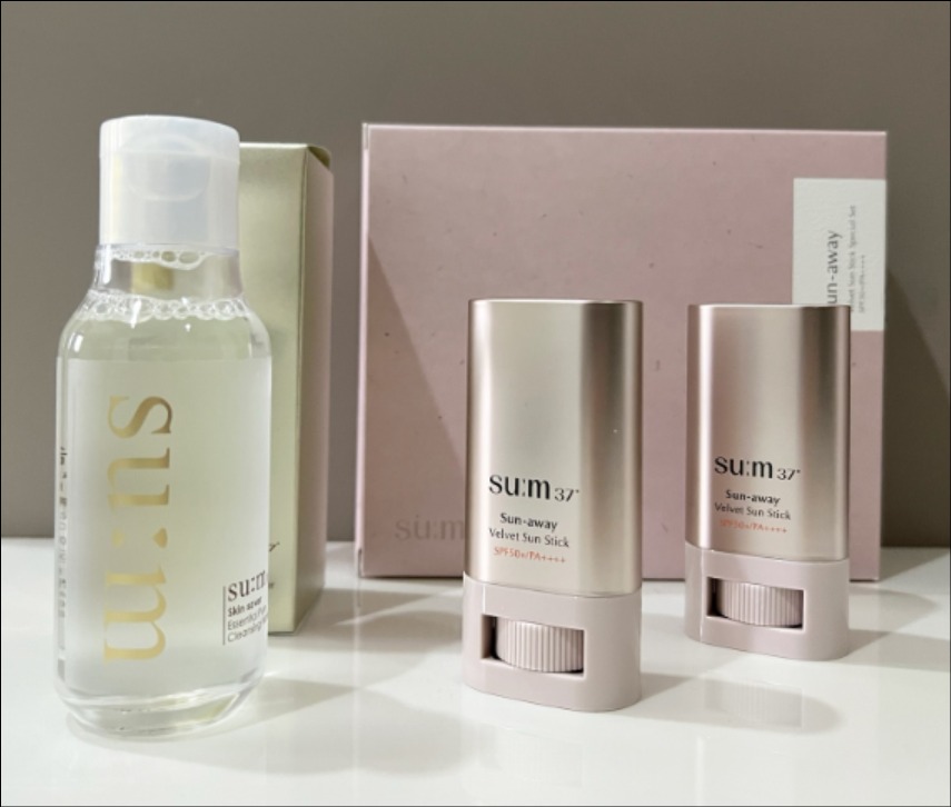 $175套。su:m37°  絲絨防曬棒特別套裝