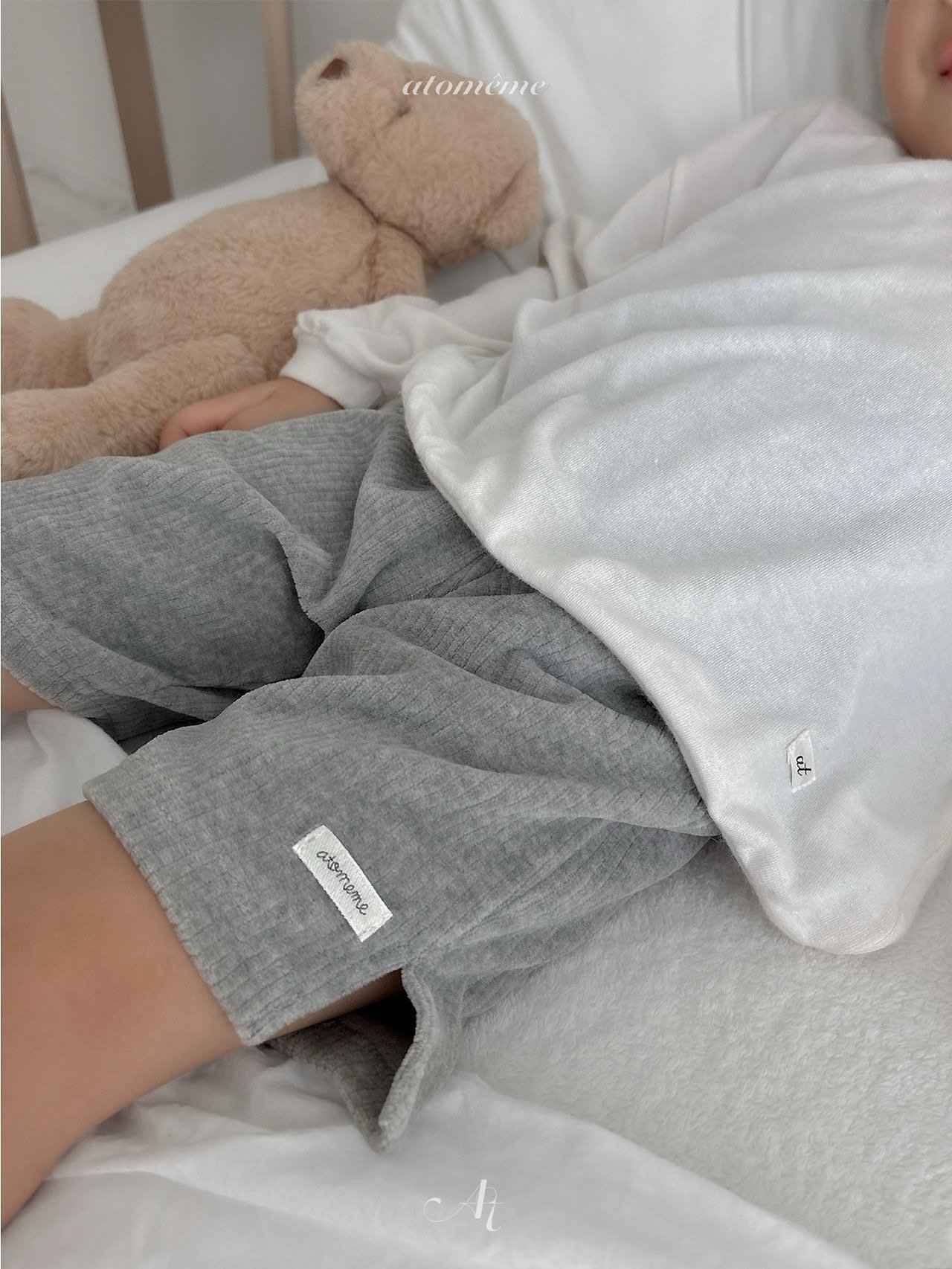 Atomeme | velour pants