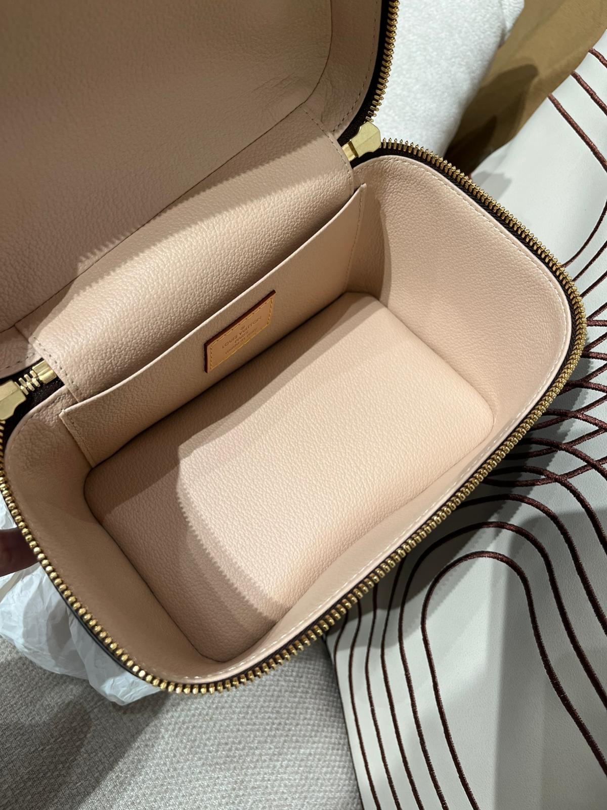 未使用品 LV Nano Nice 100%Authentic, Unused ✅Dust bag