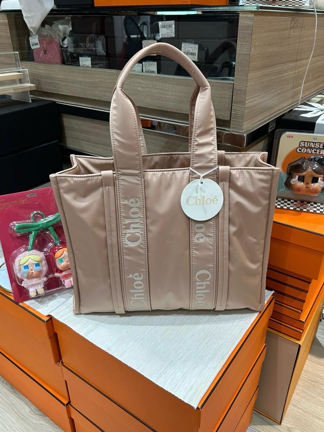 Chloe Woody Medium Nylon100%Authentic, Unused ✅tap ✅ certificate ✅Dust bag