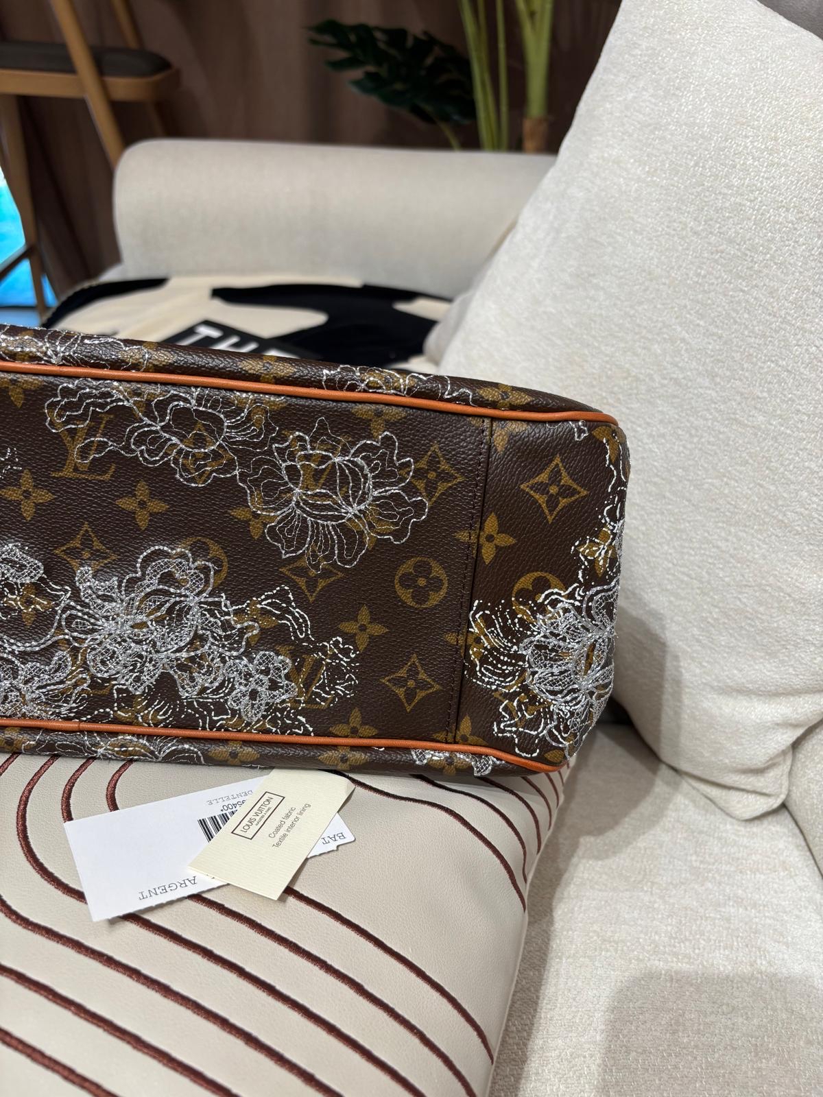 Lv Dentelle Batignolles Horizontal Tote M95400 Louis Vuitton 2007 限量繡花典藏款 100%Authentic, 95%New✅tap booklet✅dust bag