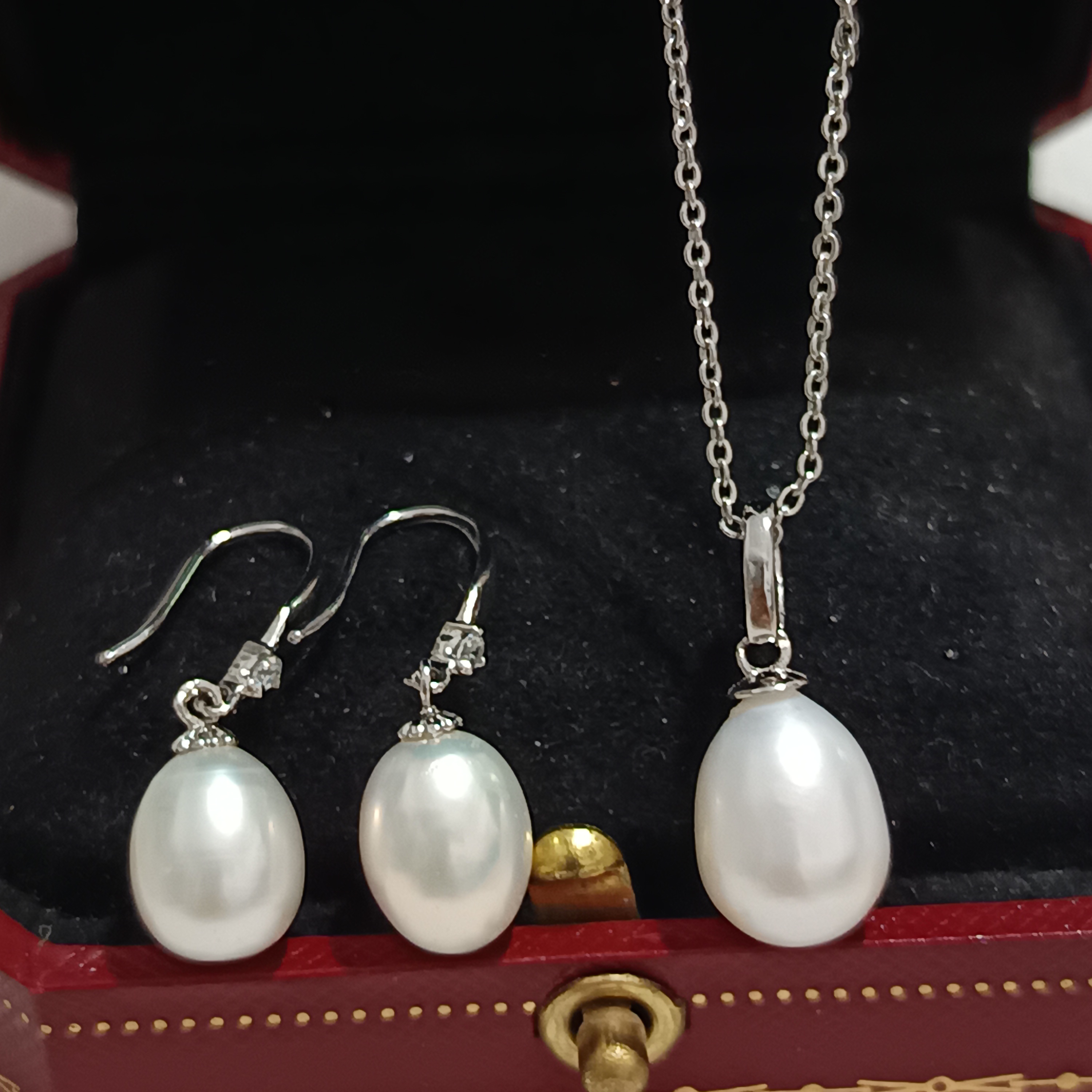 🎉年末虧本清倉‼️淡水珍珠吊墜耳環2件套L