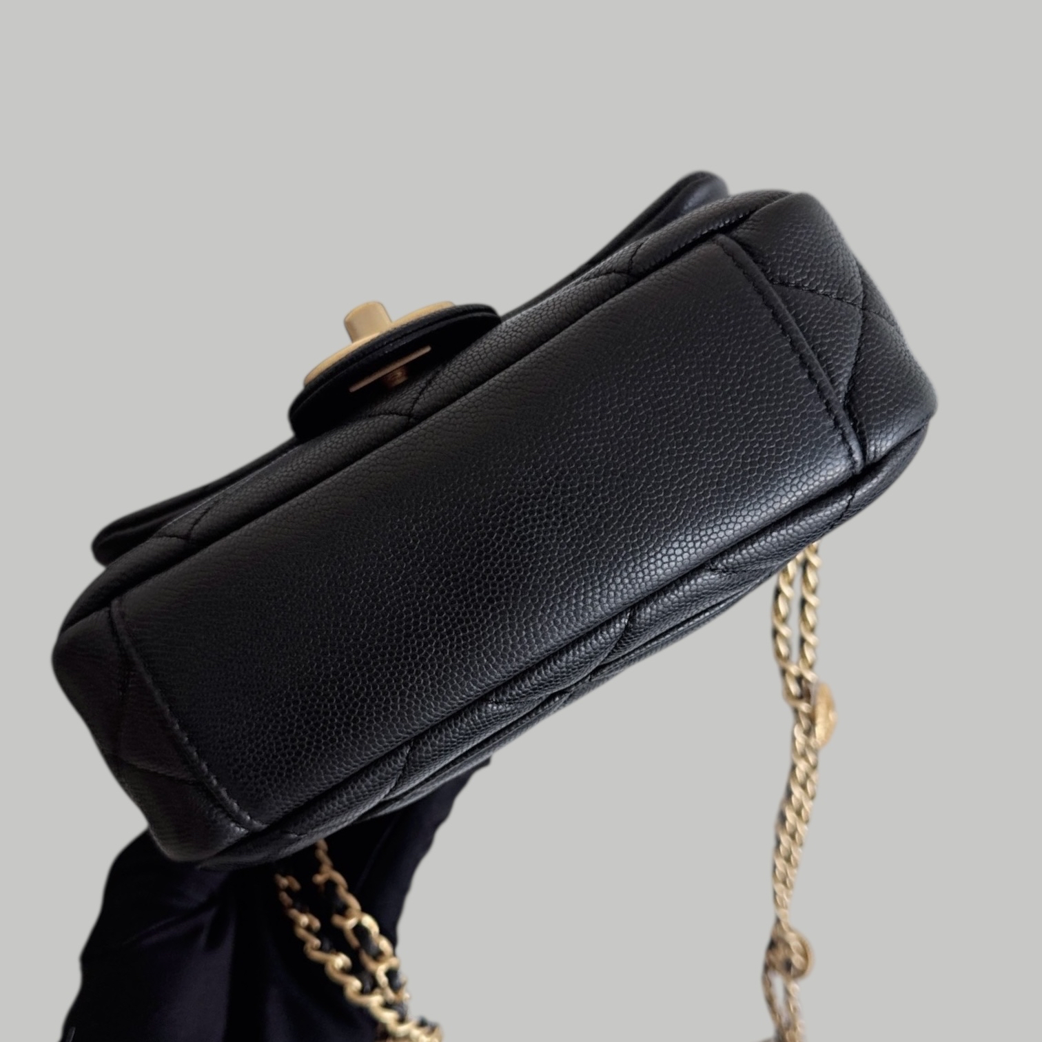 Chanel Caviar 22A 金幣鏈