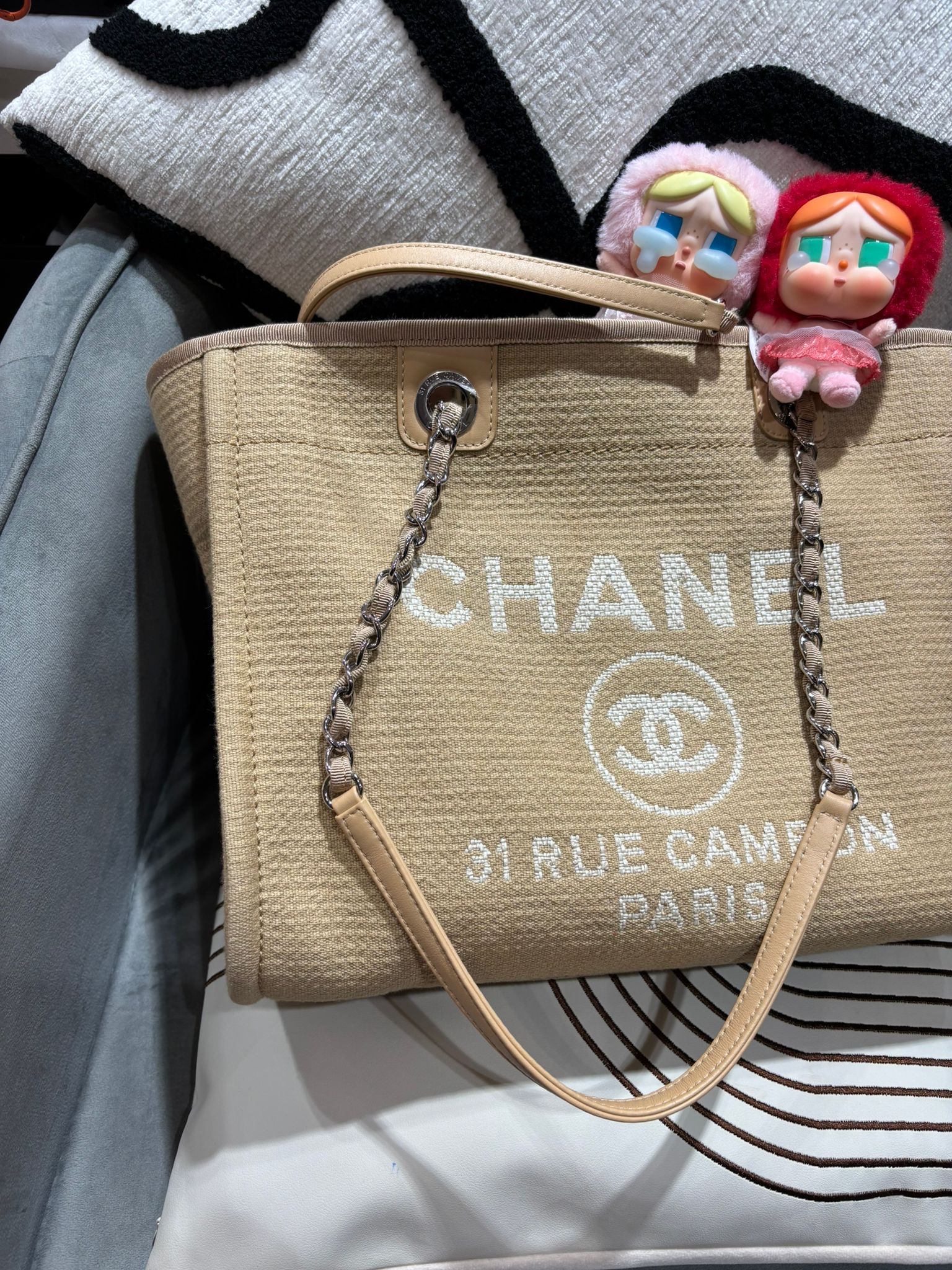 Chanel deauville tote bag with pouch 100%Authentic,98%new ✅晶片✅dust bag✅pouch 
