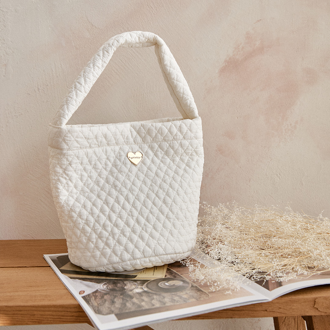 26S/S🌸DTD金心點綴100支鑽石絎縫系列-帶扣手柄水桶包