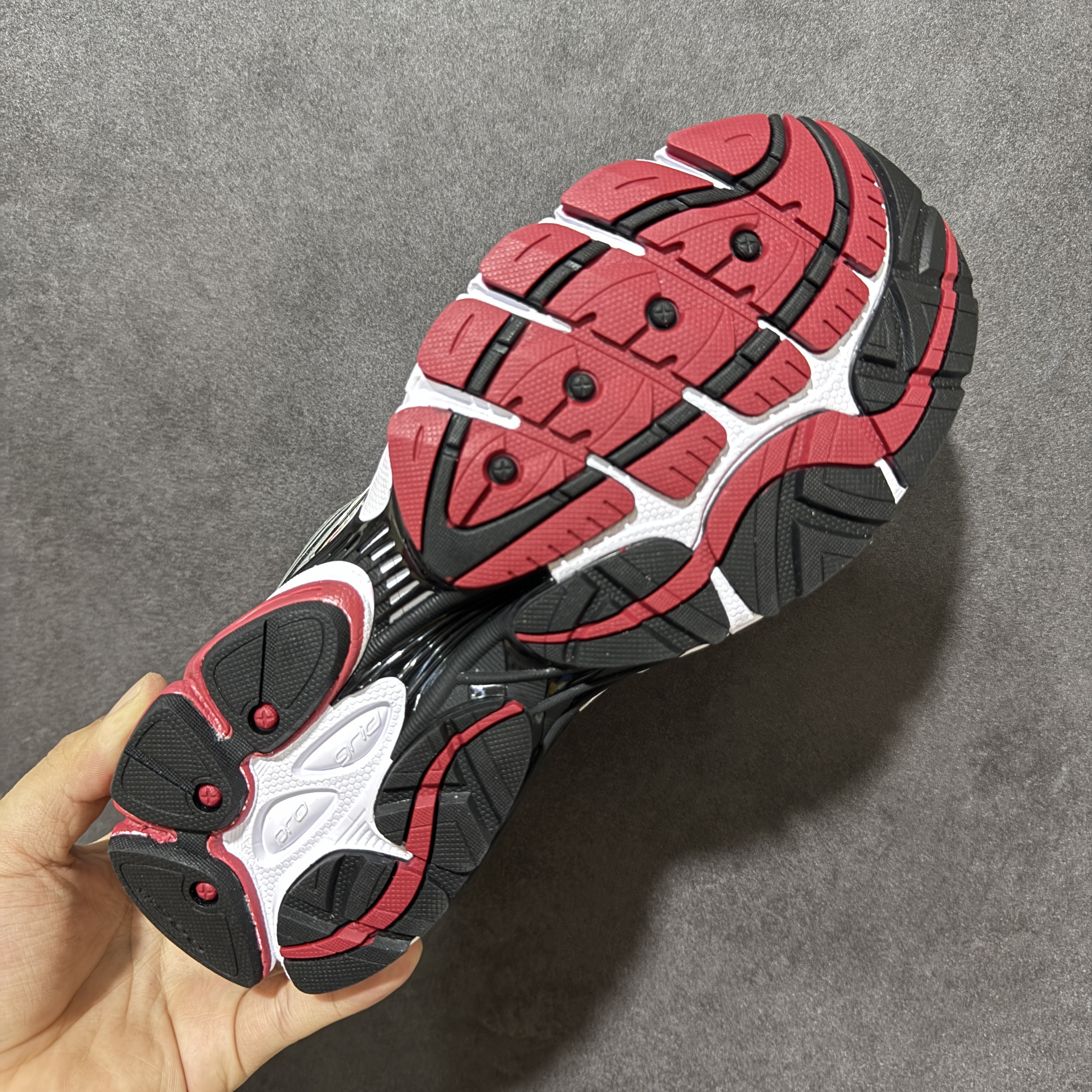 Saucony ProGrid Omni 9 OG