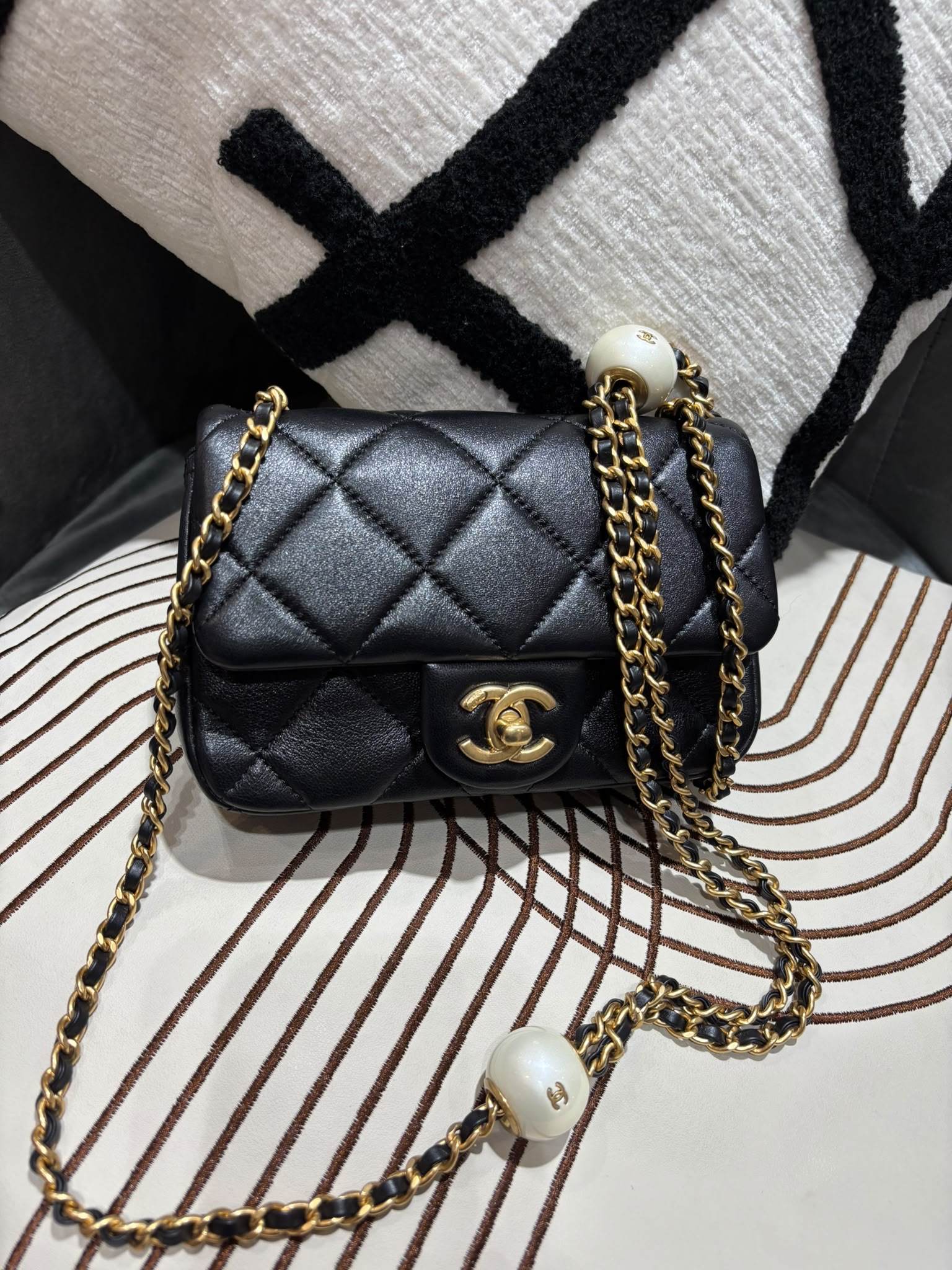 未使用品Chanel Mini Flap with Adjustable Pearls Chain 24S 雙球珍珠調節球 AS4868, 100%Authentic,Unused ✅晶片✅Dust bag✅Box