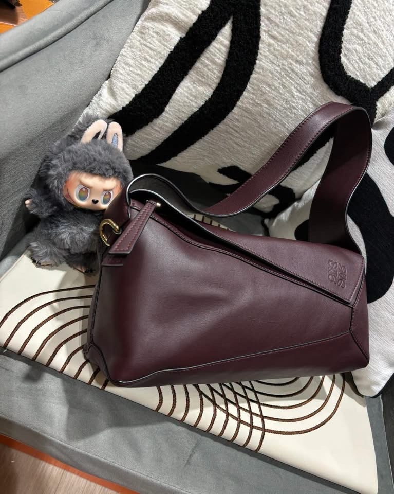Loewe puzzle hobo calfskin  100%Authentic,95%new ✅dust bag 