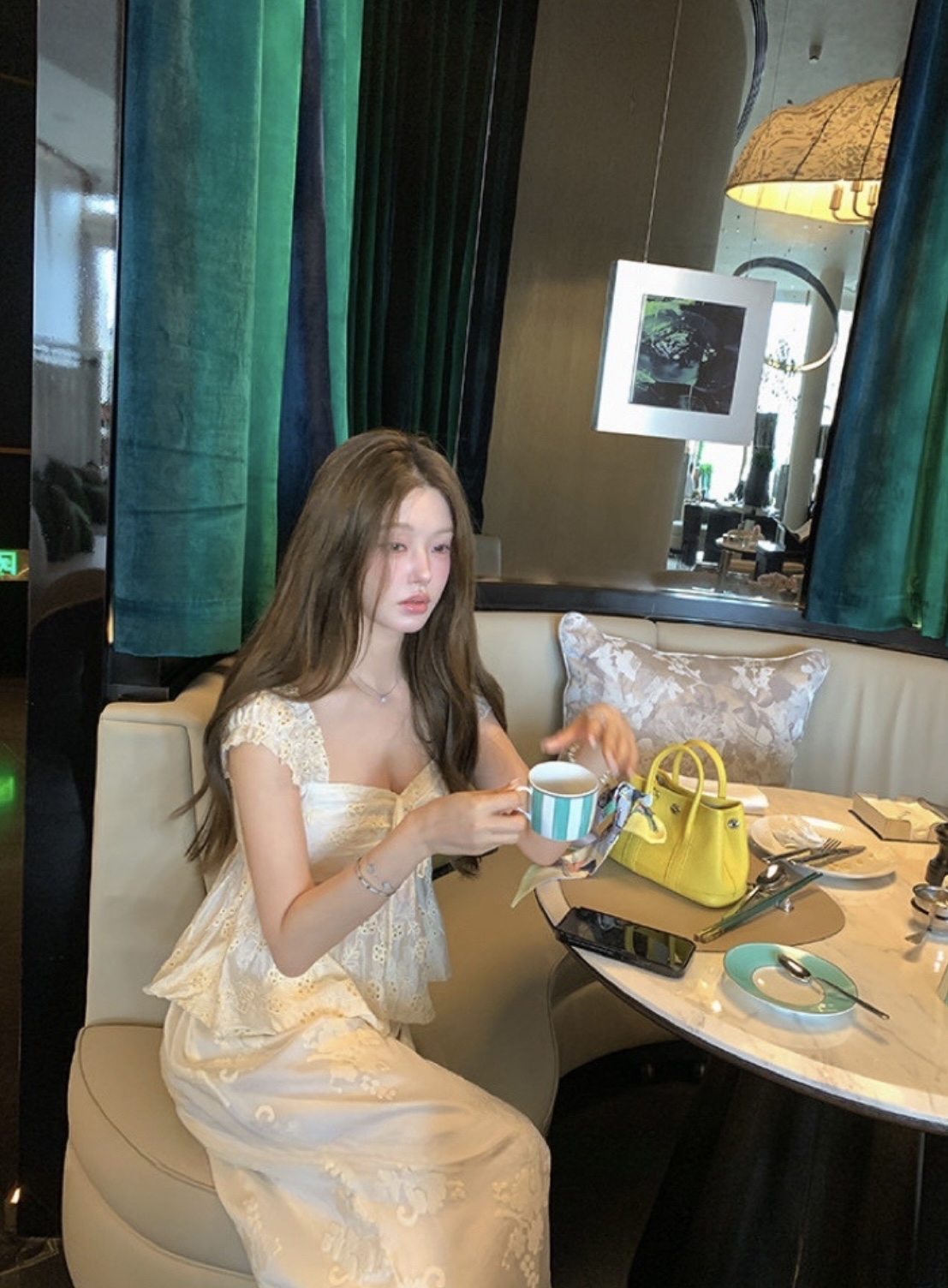 1832 Beige Lace Ruffle Singlet Top 奶杏蕾丝荷叶边吊带
