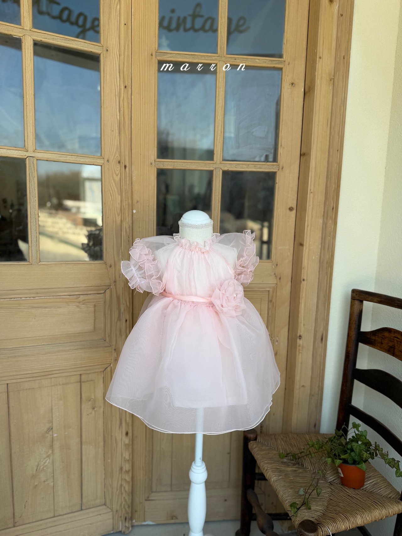 ☀️預訂 韓國直送☀️🇰🇷Marron兩色玫瑰腰帶薄紗泡泡袖連身裙