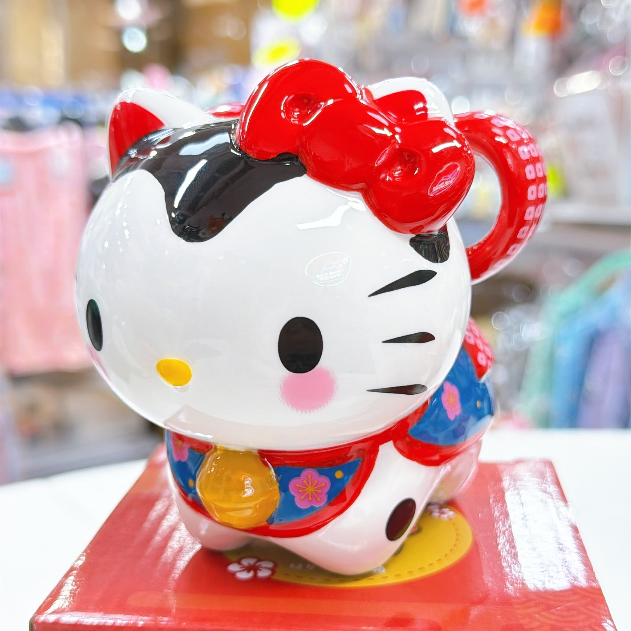 日本Hello Kitty招財貓陶瓷錢罌