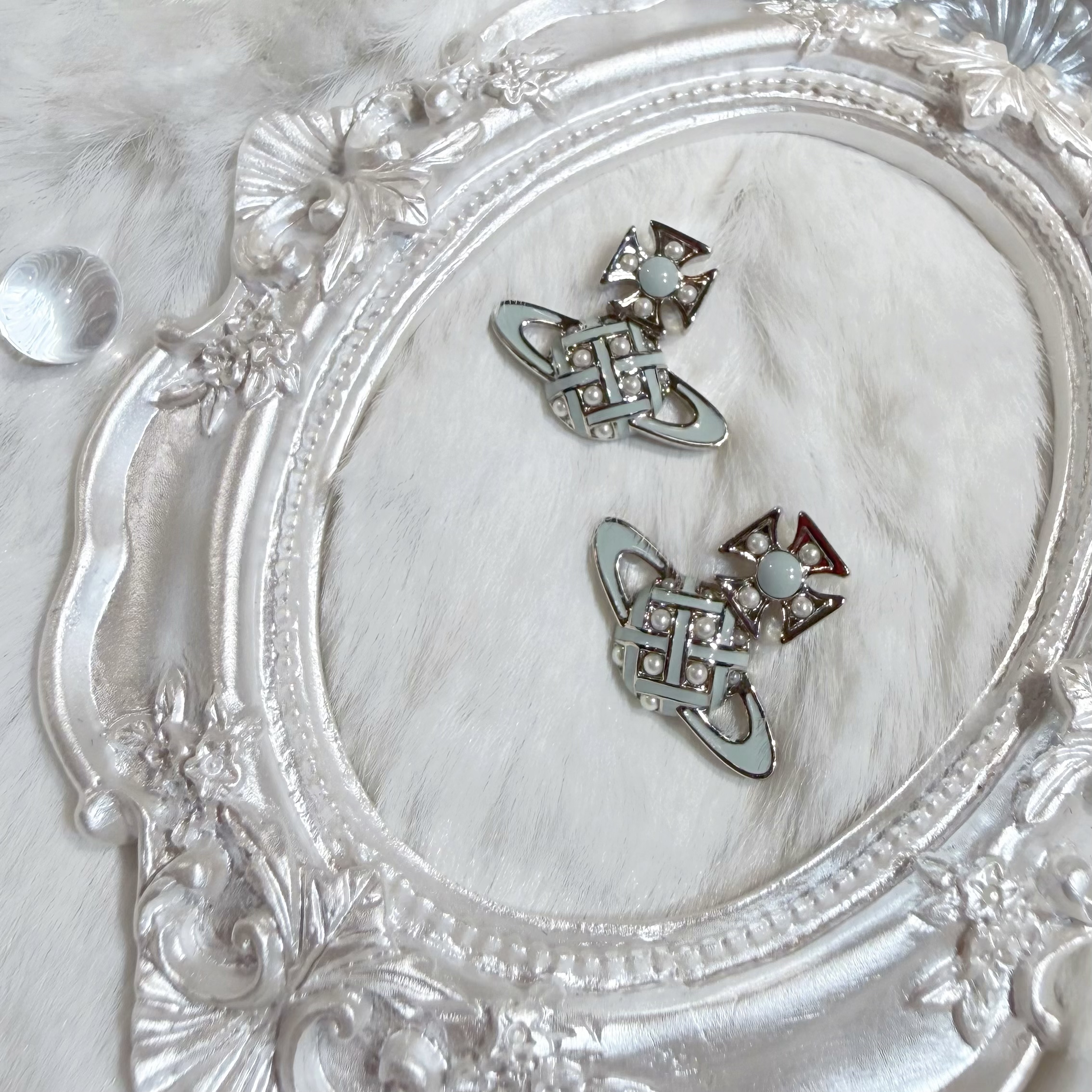 VW Cassie orb earring aqua