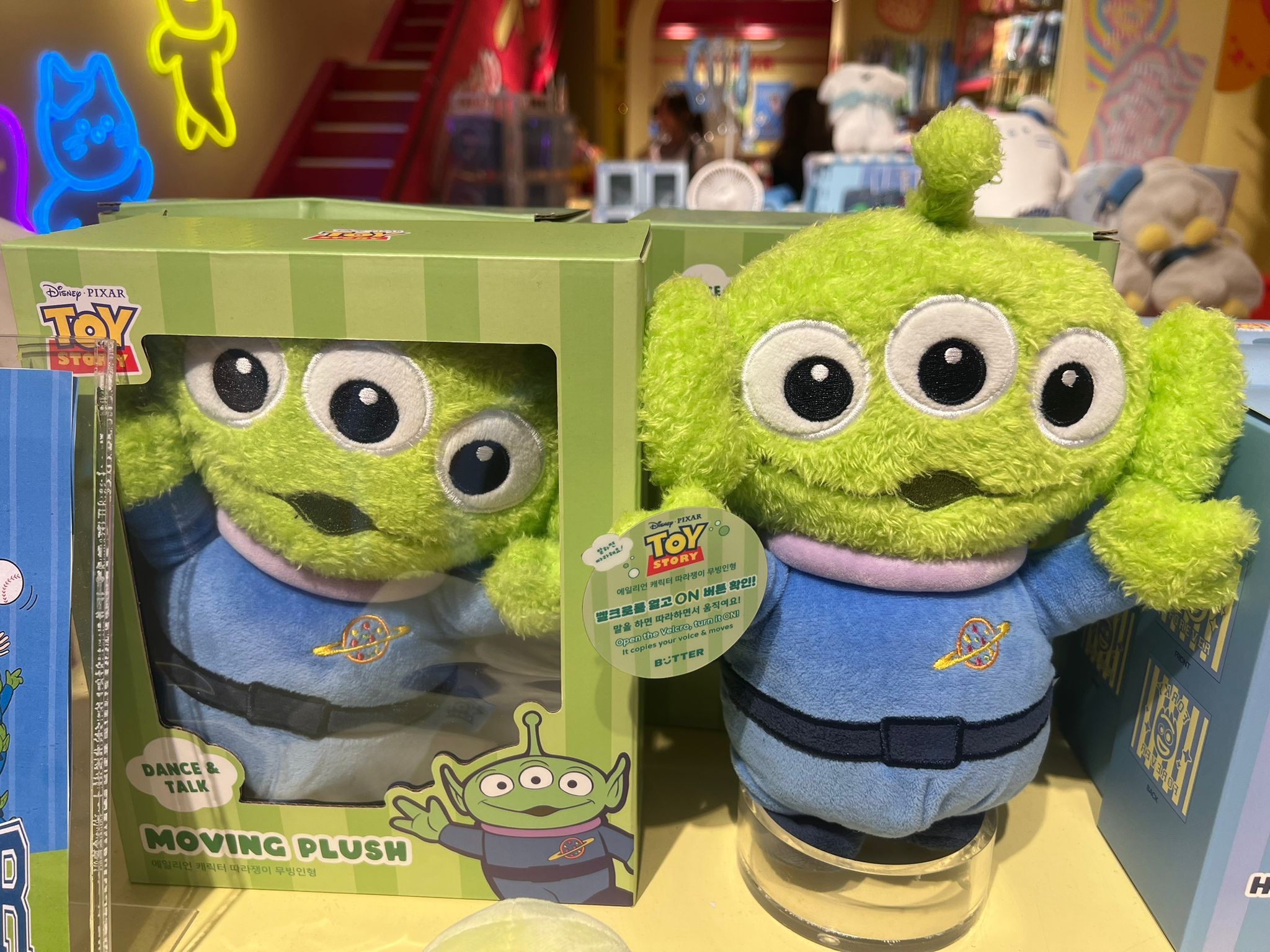 Toystory 巴斯光年搖動公仔